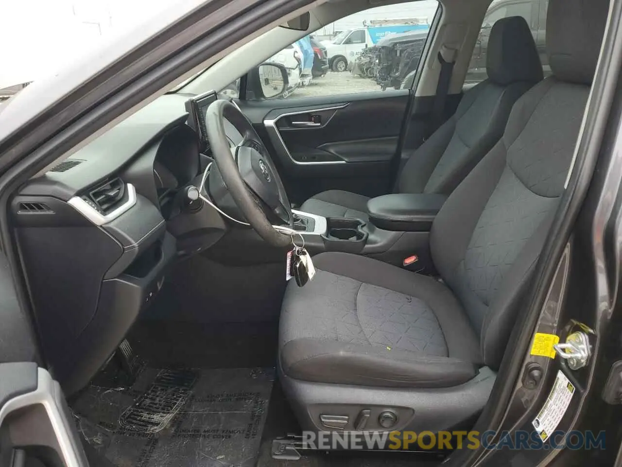 7 Photograph of a damaged car 2T3W1RFV1LC058862 TOYOTA RAV4 2020