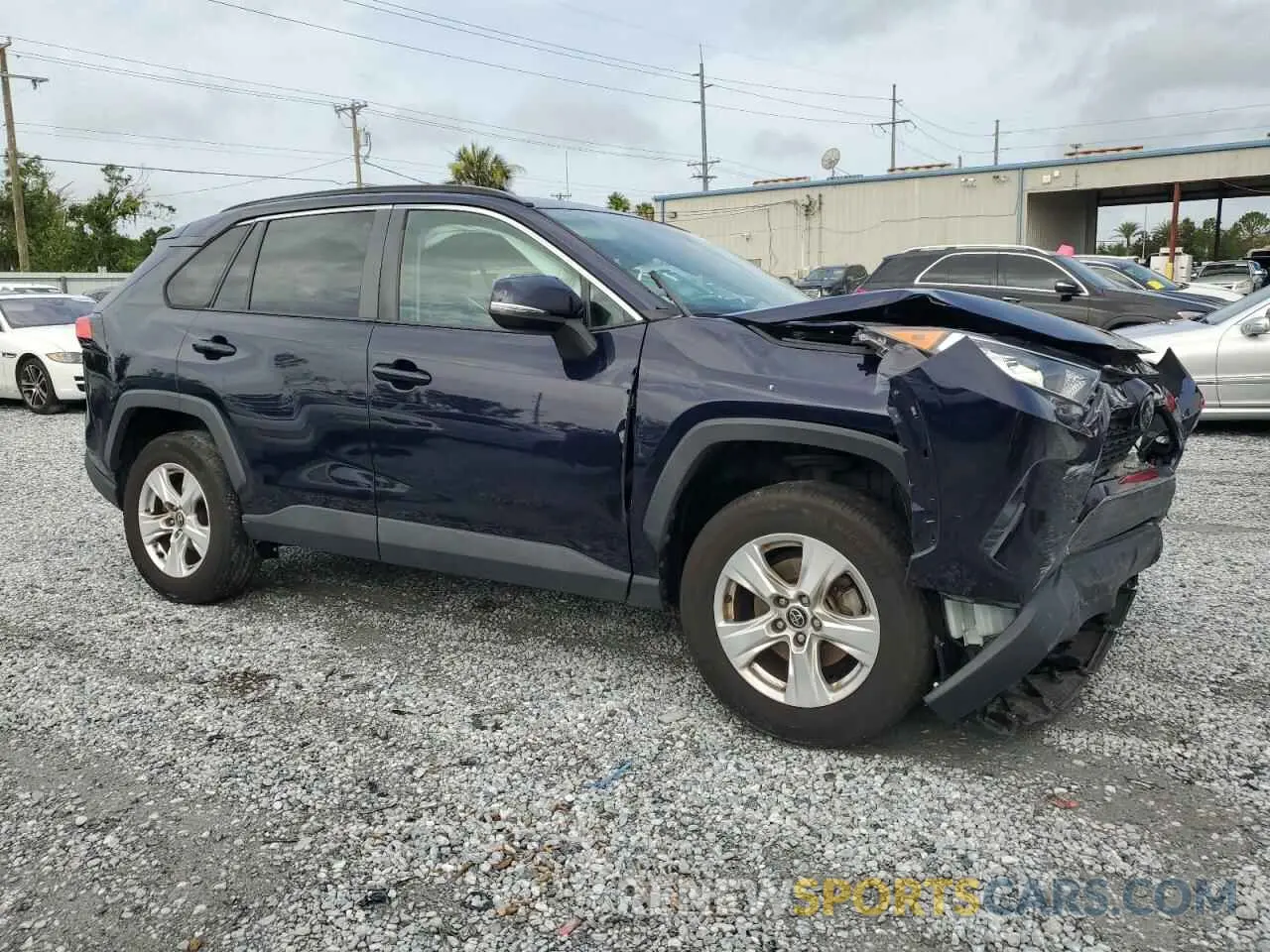 4 Photograph of a damaged car 2T3W1RFV1LC062443 TOYOTA RAV4 2020