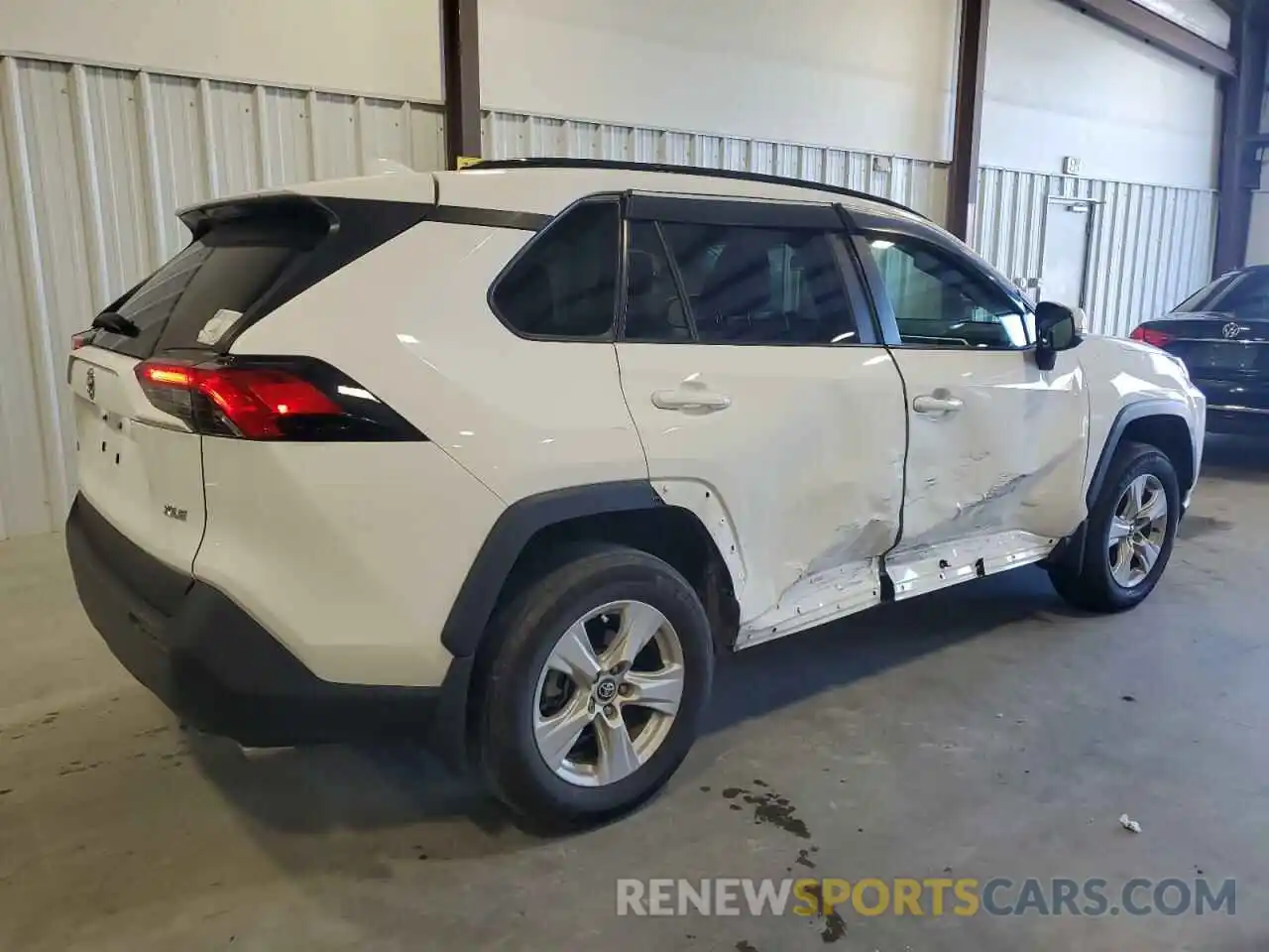 3 Photograph of a damaged car 2T3W1RFV1LC073555 TOYOTA RAV4 2020