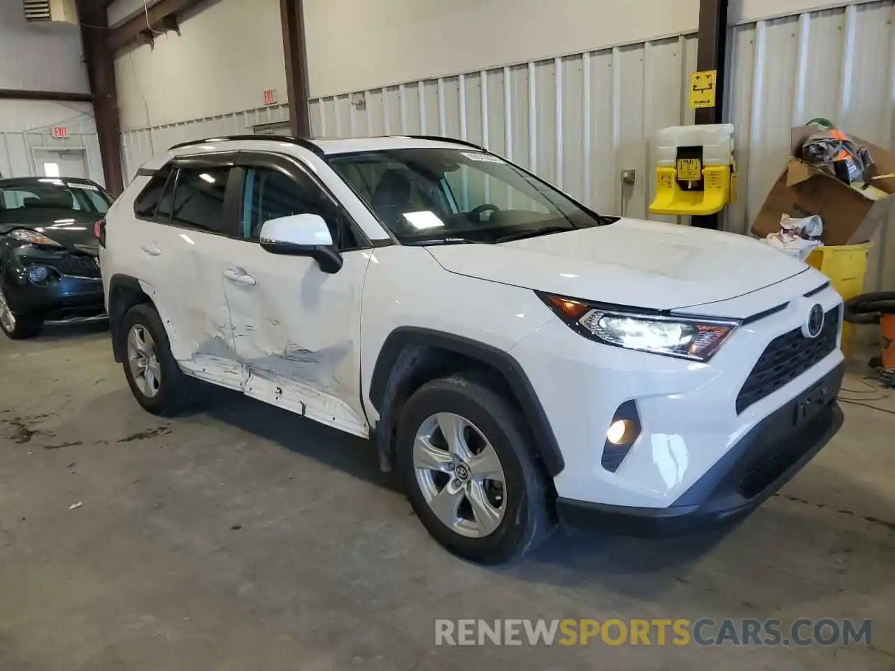 4 Photograph of a damaged car 2T3W1RFV1LC073555 TOYOTA RAV4 2020