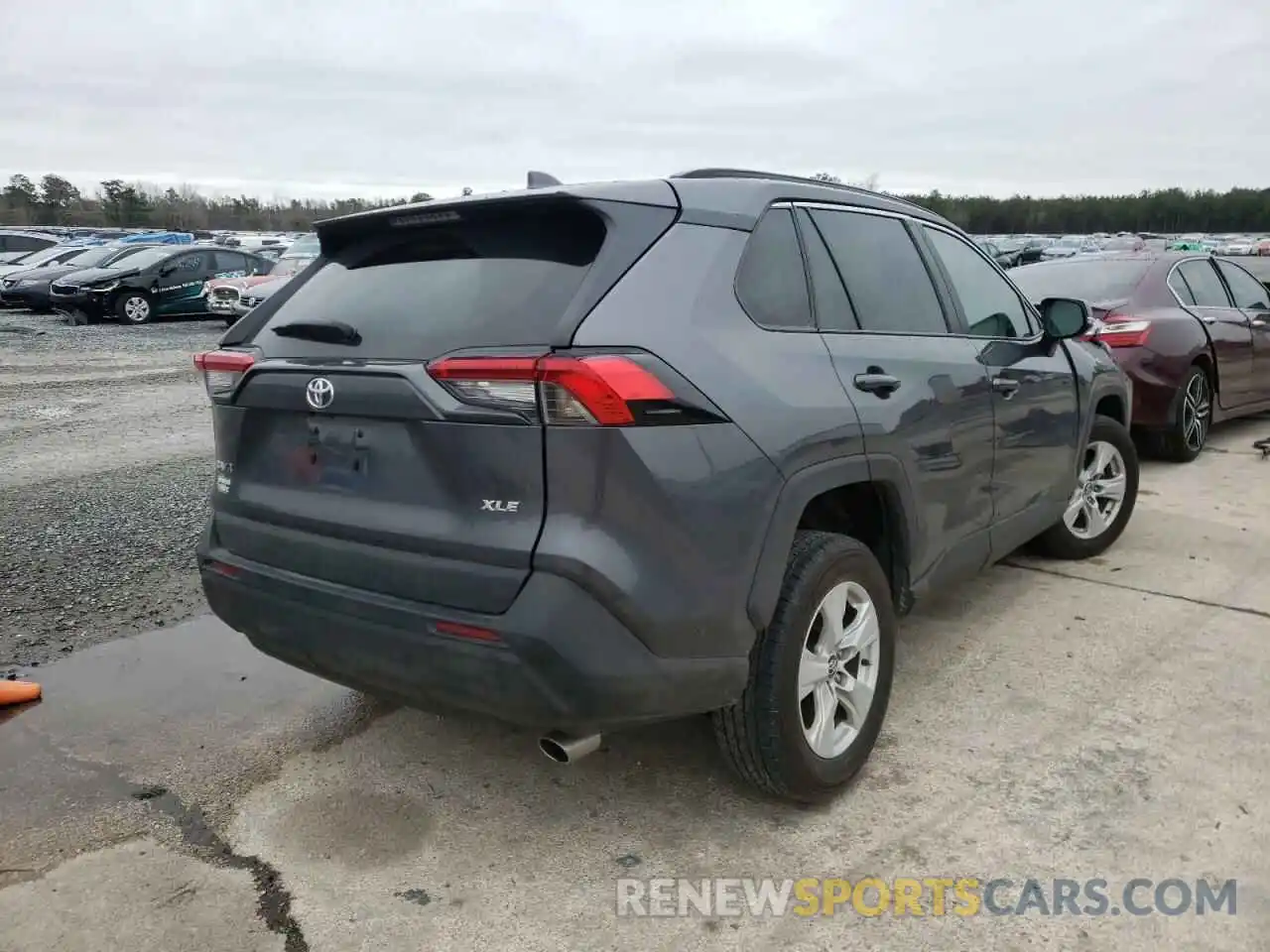 4 Photograph of a damaged car 2T3W1RFV1LC084300 TOYOTA RAV4 2020