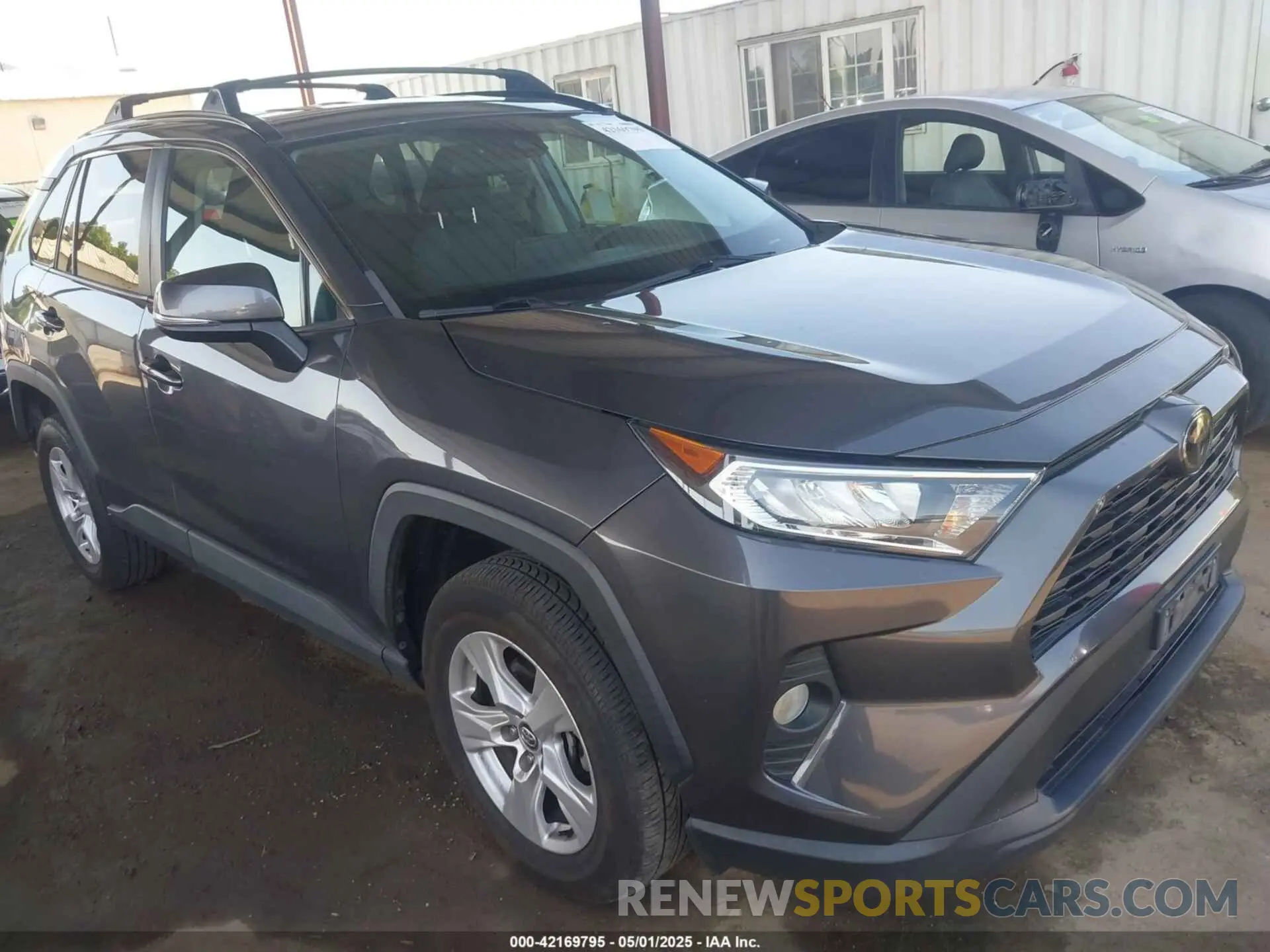 1 Photograph of a damaged car 2T3W1RFV1LW079645 TOYOTA RAV4 2020