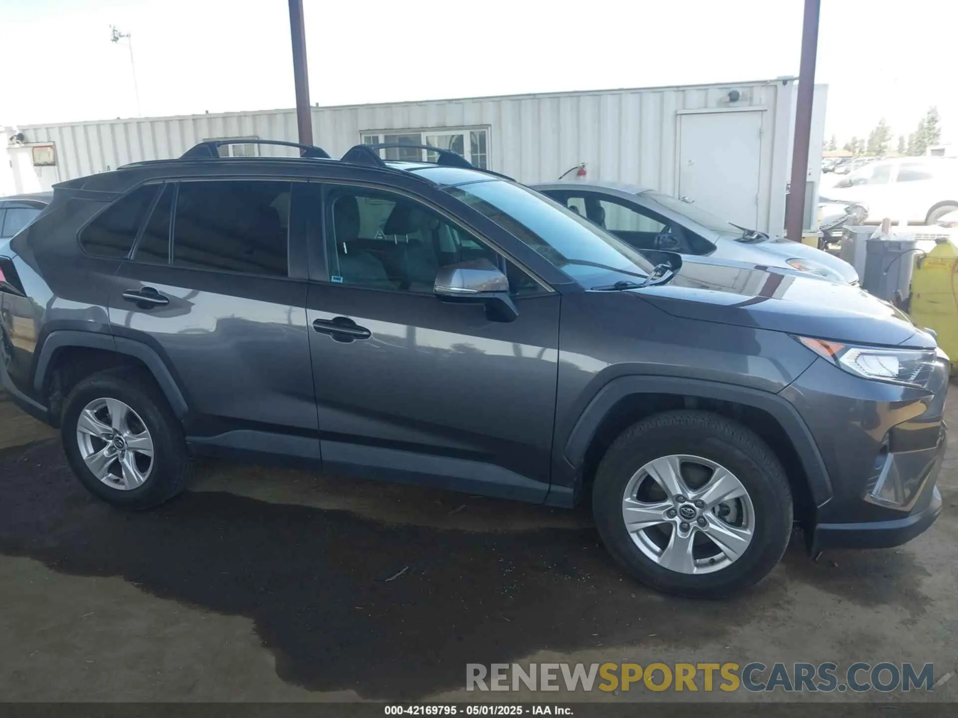 13 Photograph of a damaged car 2T3W1RFV1LW079645 TOYOTA RAV4 2020