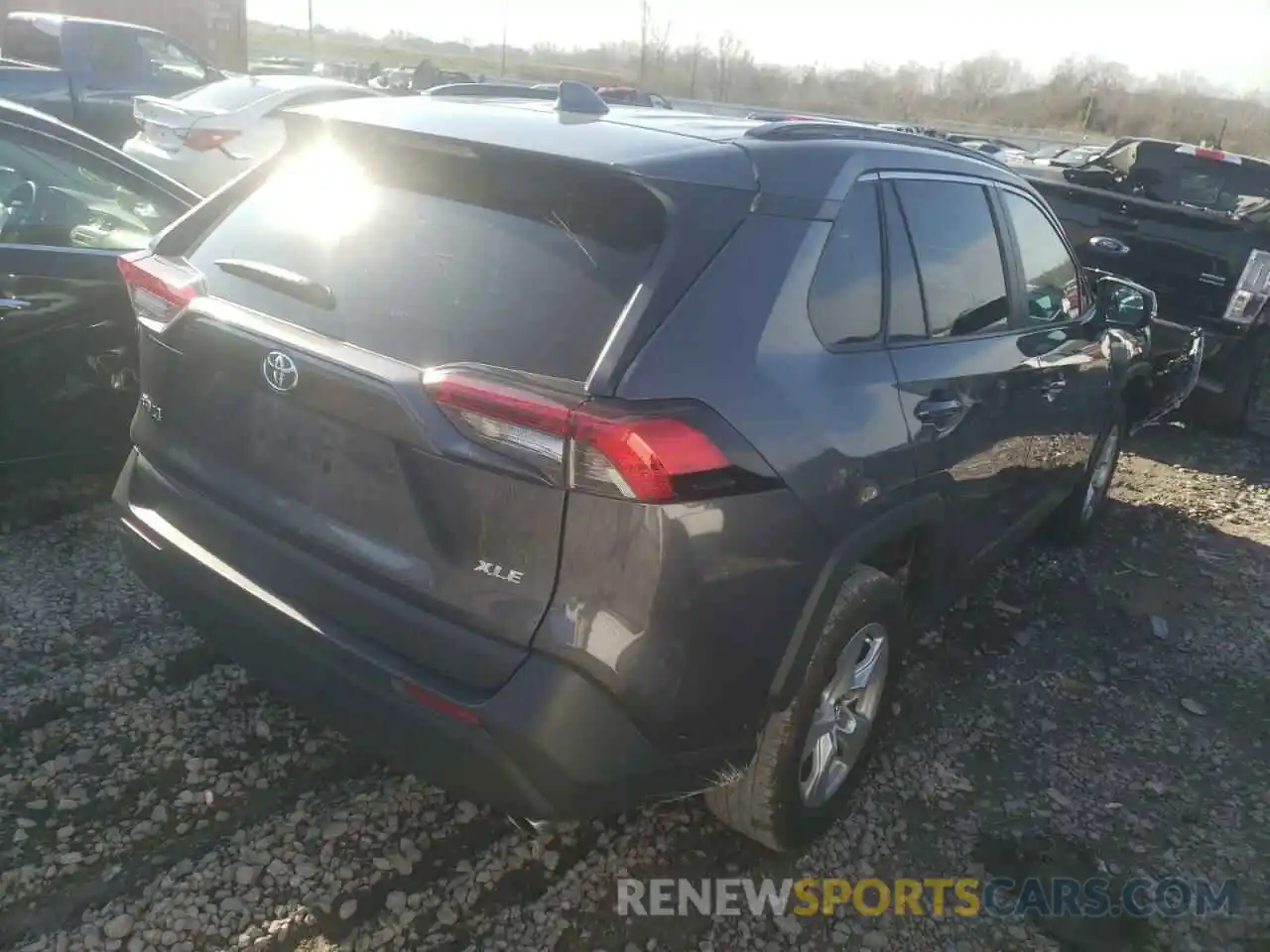 4 Photograph of a damaged car 2T3W1RFV1LW091049 TOYOTA RAV4 2020