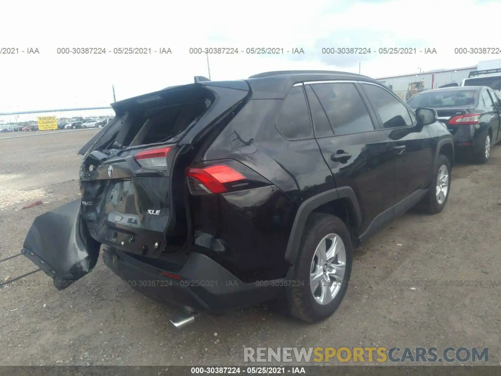 4 Photograph of a damaged car 2T3W1RFV1LW094310 TOYOTA RAV4 2020