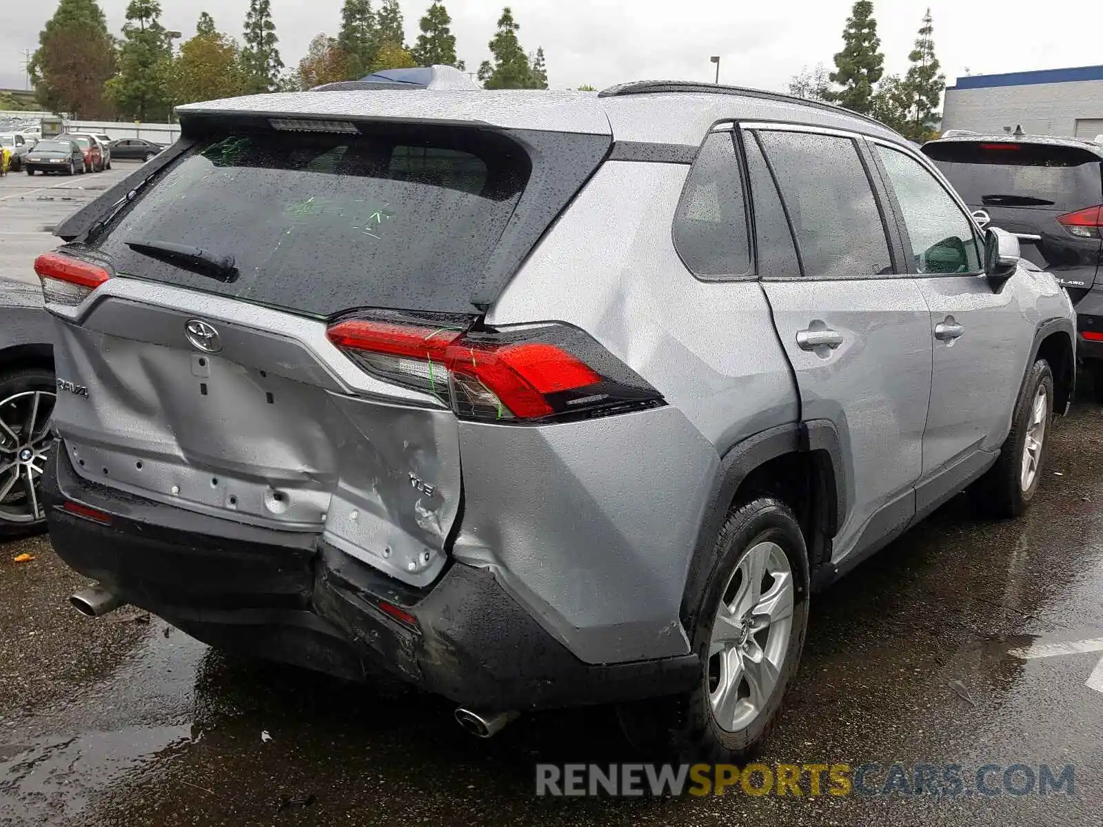 4 Photograph of a damaged car 2T3W1RFV2LC044338 TOYOTA RAV4 2020