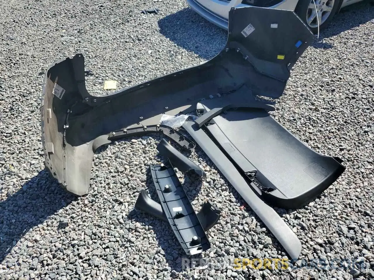 13 Photograph of a damaged car 2T3W1RFV2LC052018 TOYOTA RAV4 2020