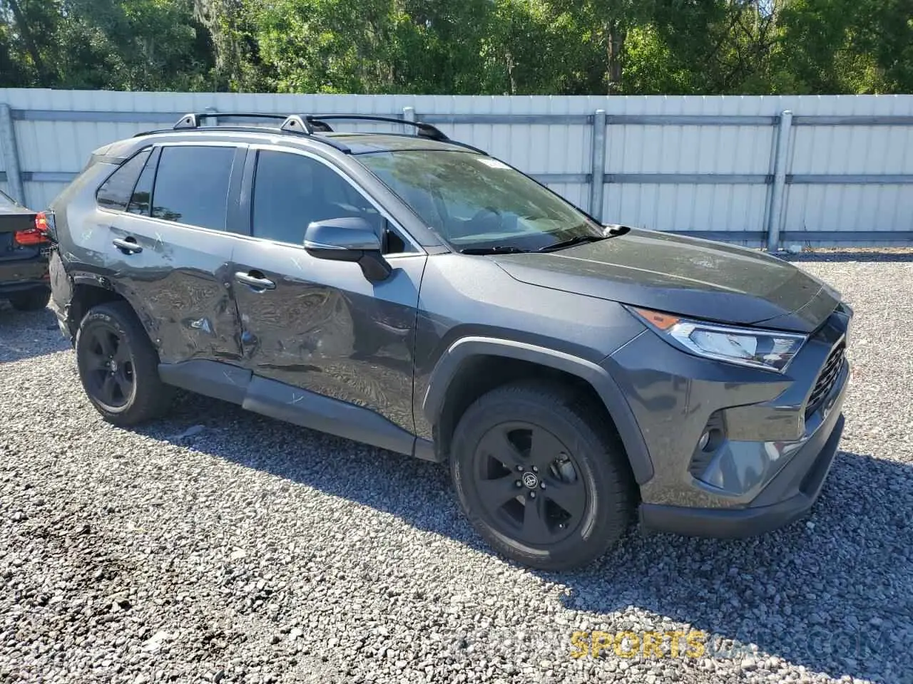 4 Photograph of a damaged car 2T3W1RFV2LC052018 TOYOTA RAV4 2020
