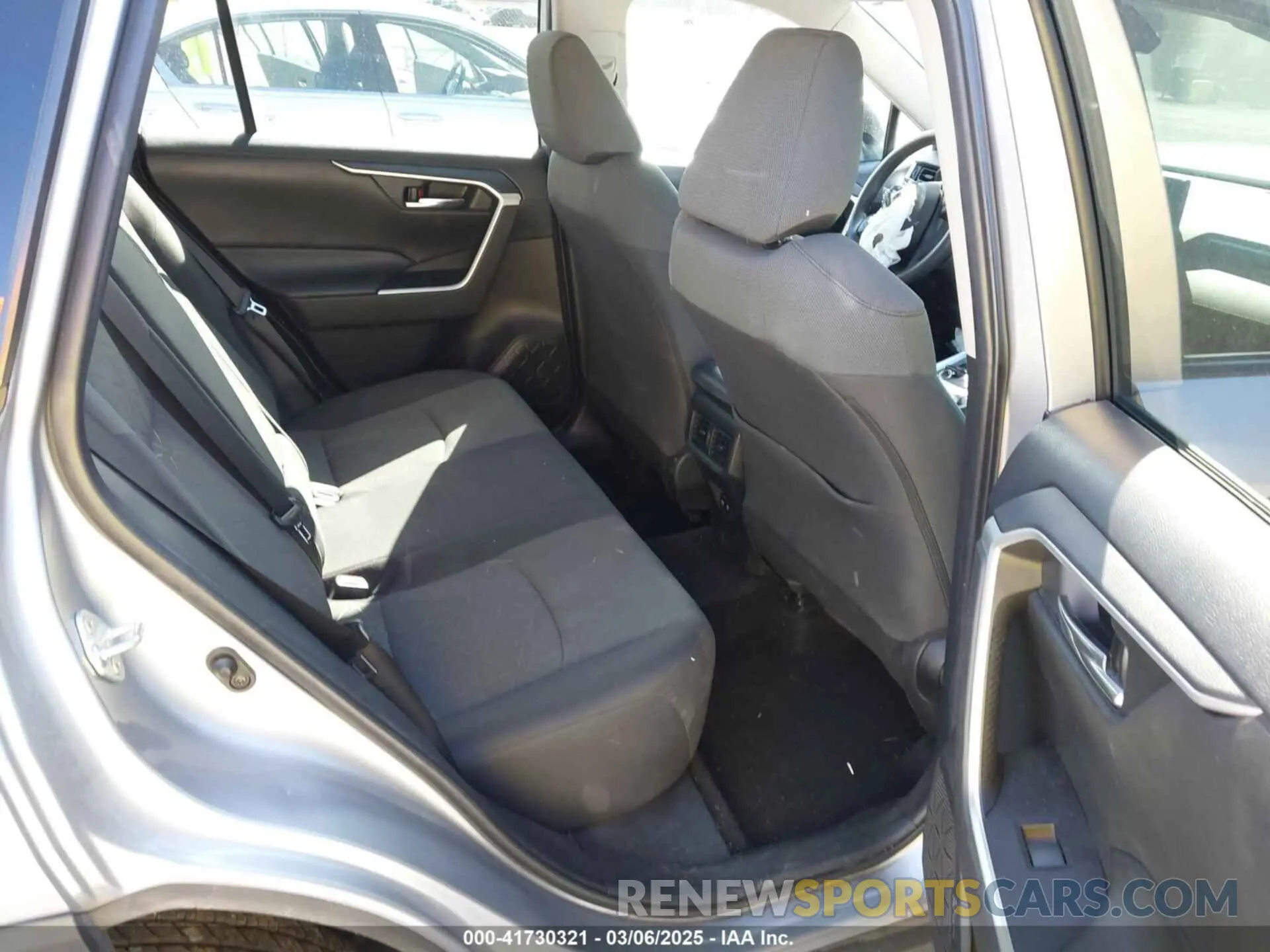 8 Photograph of a damaged car 2T3W1RFV2LC052620 TOYOTA RAV4 2020