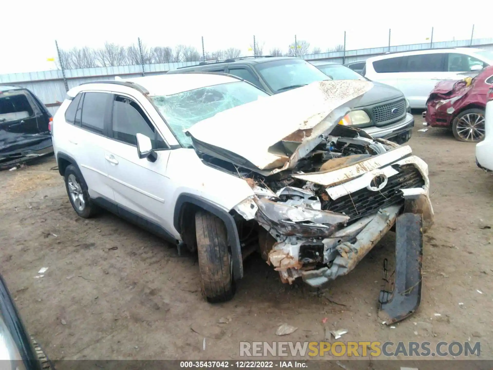 1 Photograph of a damaged car 2T3W1RFV2LC052942 TOYOTA RAV4 2020