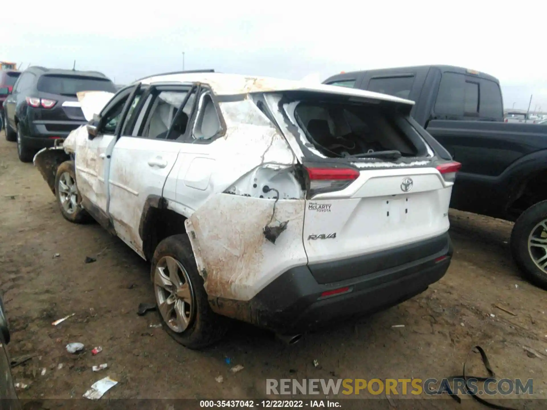 3 Photograph of a damaged car 2T3W1RFV2LC052942 TOYOTA RAV4 2020