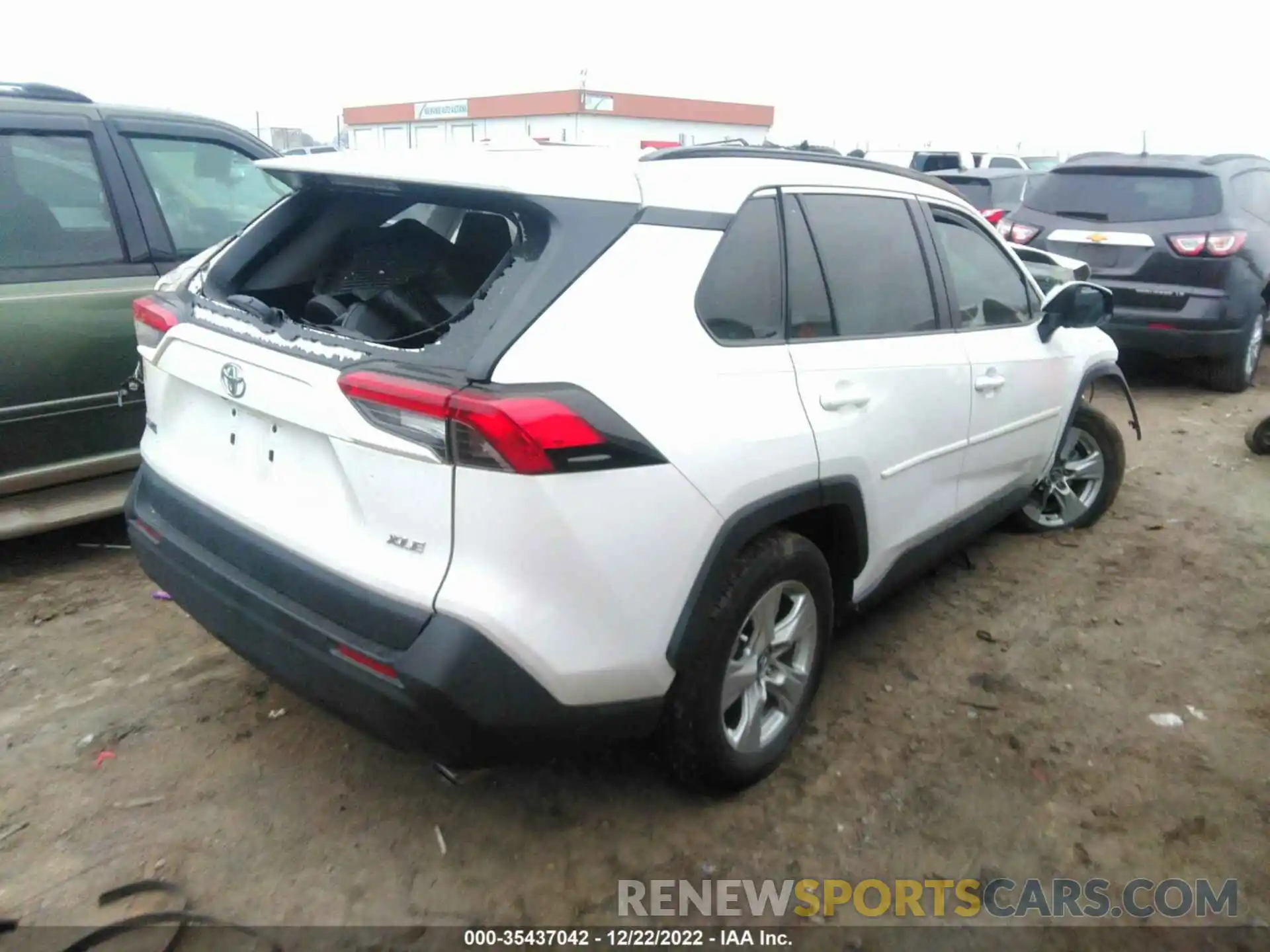 4 Photograph of a damaged car 2T3W1RFV2LC052942 TOYOTA RAV4 2020