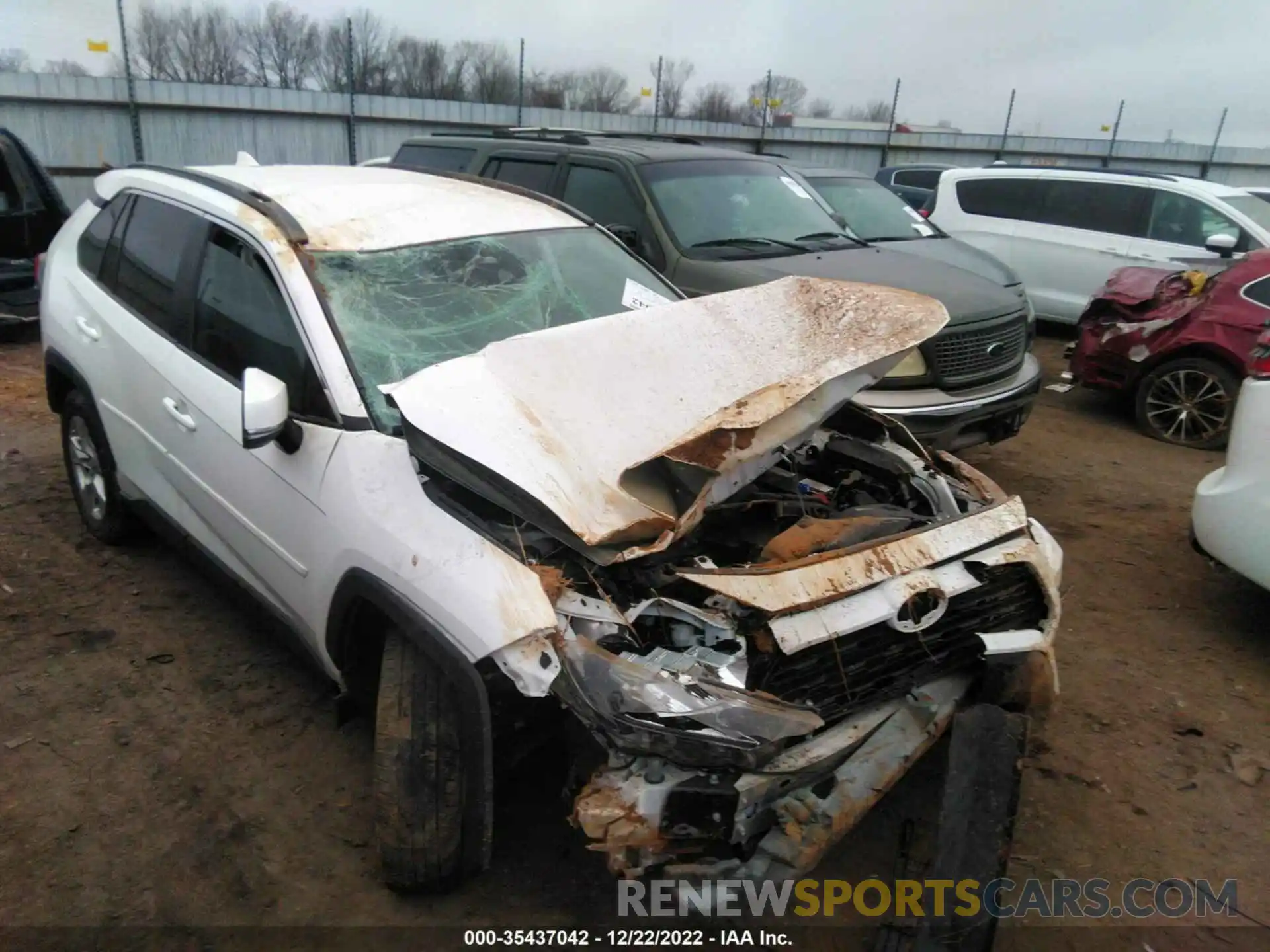 6 Photograph of a damaged car 2T3W1RFV2LC052942 TOYOTA RAV4 2020