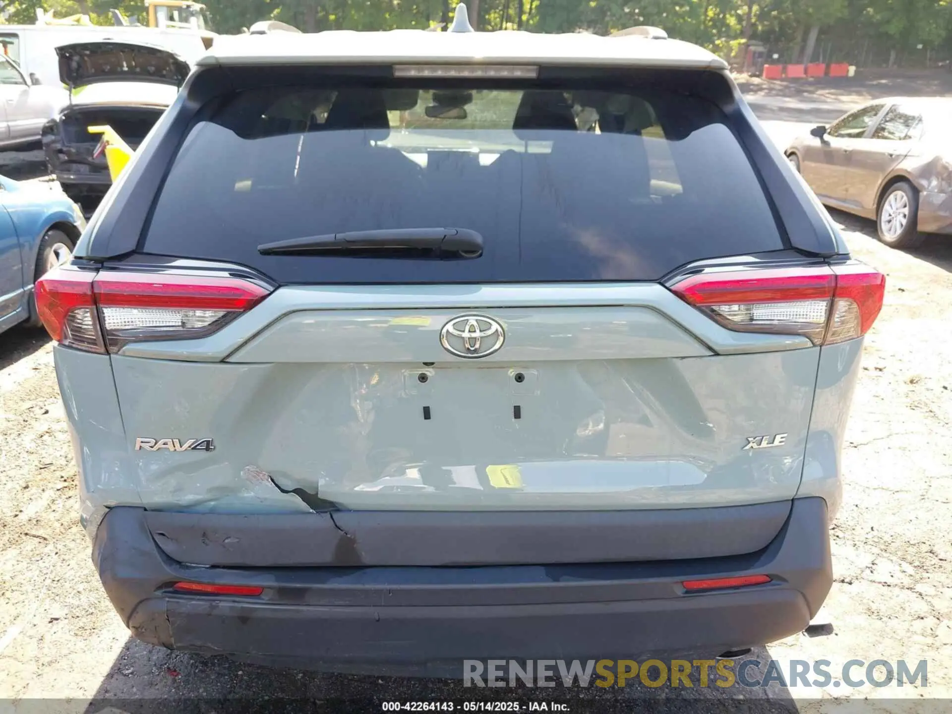 15 Photograph of a damaged car 2T3W1RFV2LC054707 TOYOTA RAV4 2020
