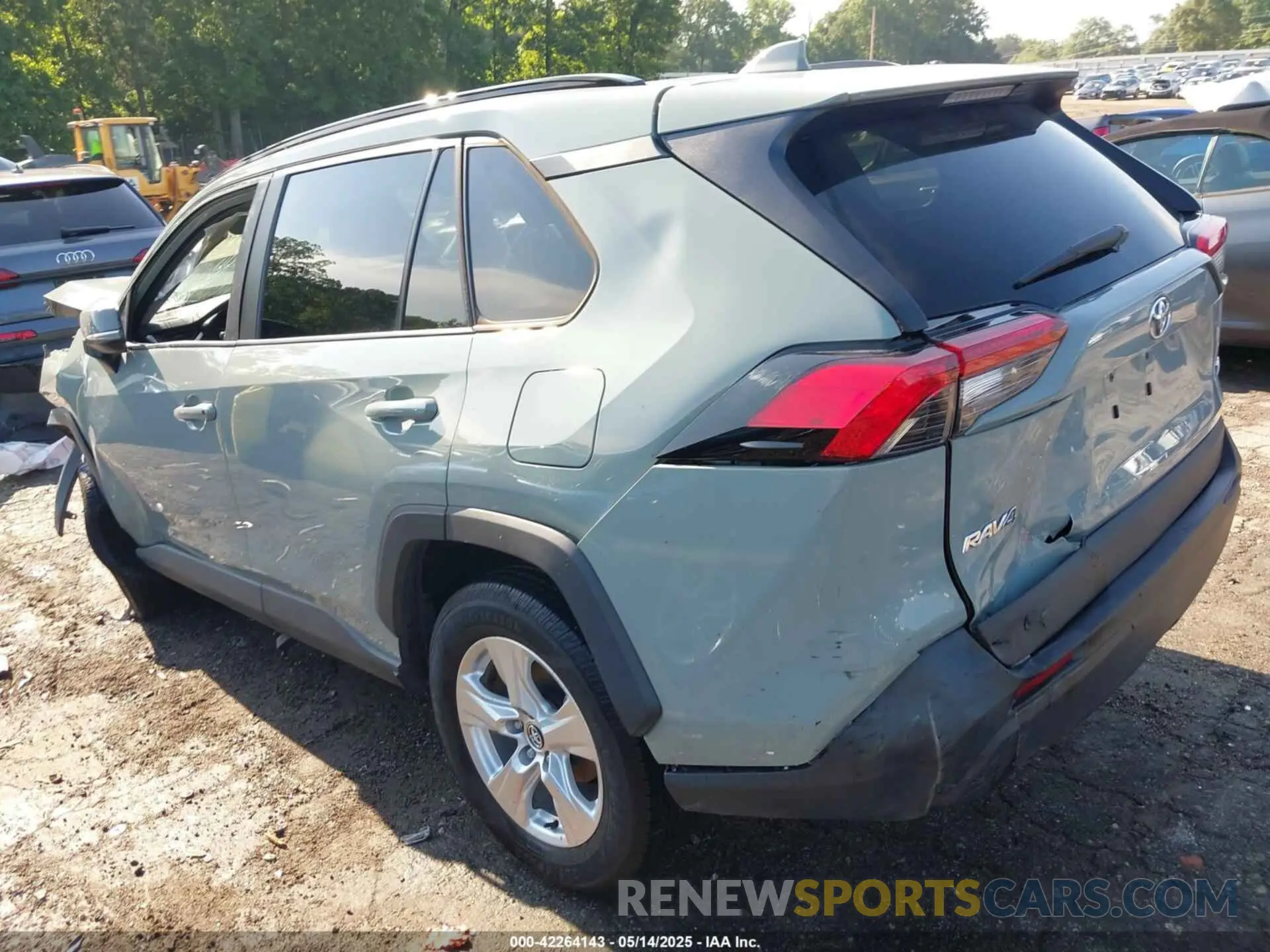 3 Photograph of a damaged car 2T3W1RFV2LC054707 TOYOTA RAV4 2020