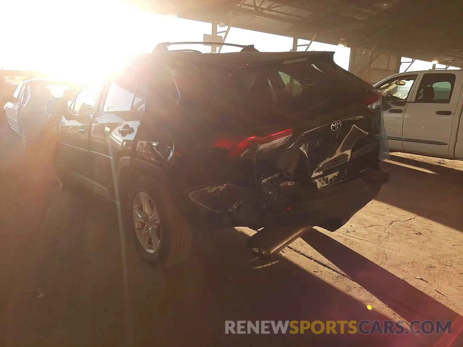 3 Photograph of a damaged car 2T3W1RFV2LC061396 TOYOTA RAV4 2020