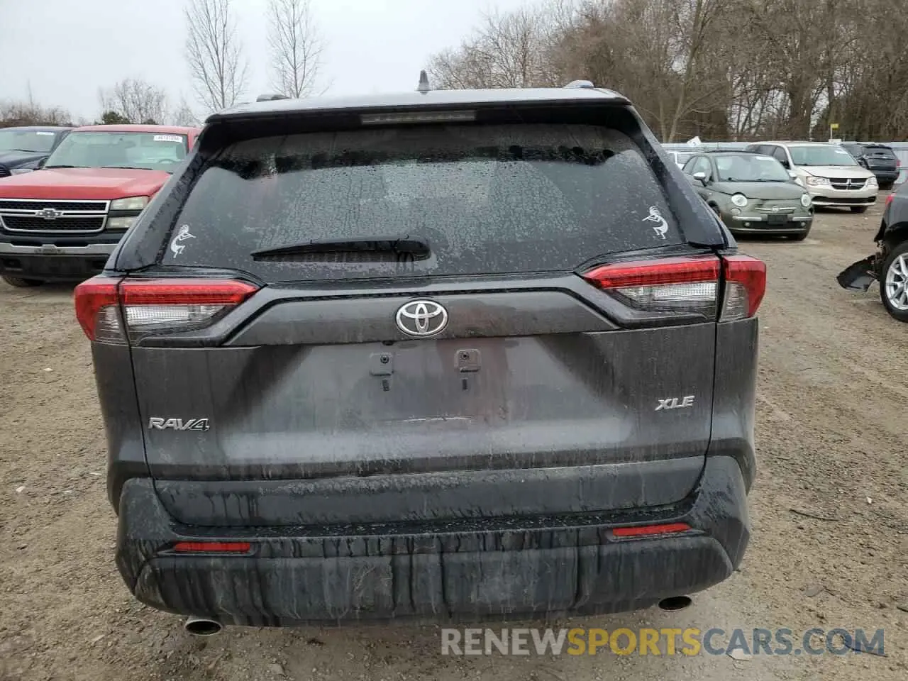 6 Photograph of a damaged car 2T3W1RFV2LC062080 TOYOTA RAV4 2020
