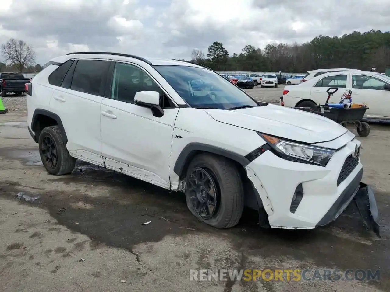 4 Photograph of a damaged car 2T3W1RFV2LC063536 TOYOTA RAV4 2020