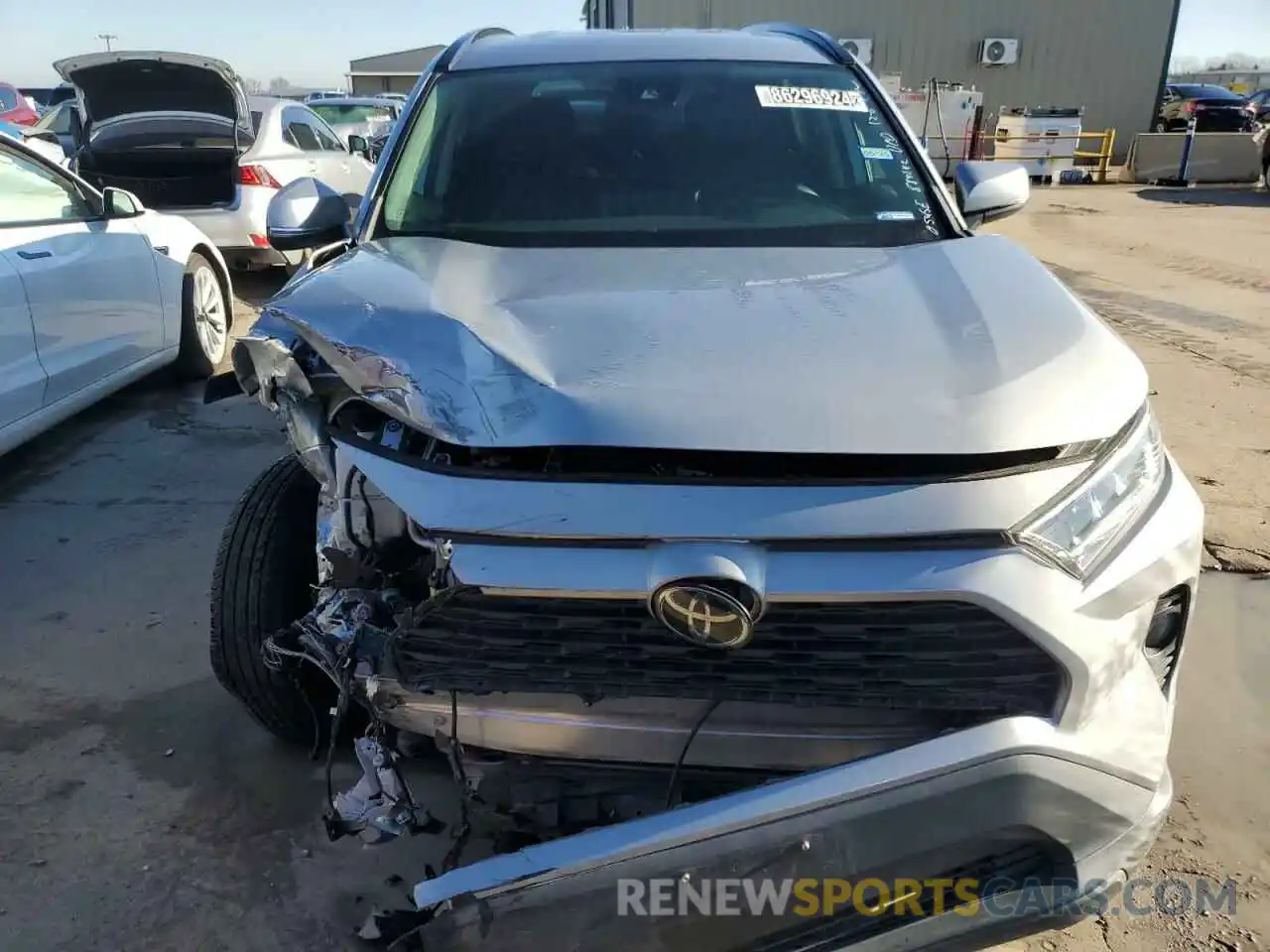 5 Photograph of a damaged car 2T3W1RFV2LC074228 TOYOTA RAV4 2020