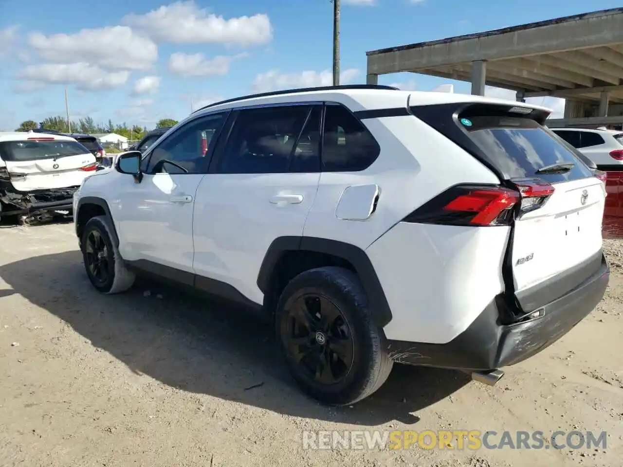 2 Photograph of a damaged car 2T3W1RFV2LW058352 TOYOTA RAV4 2020