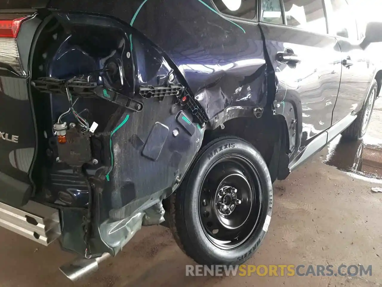 9 Photograph of a damaged car 2T3W1RFV2LW059422 TOYOTA RAV4 2020