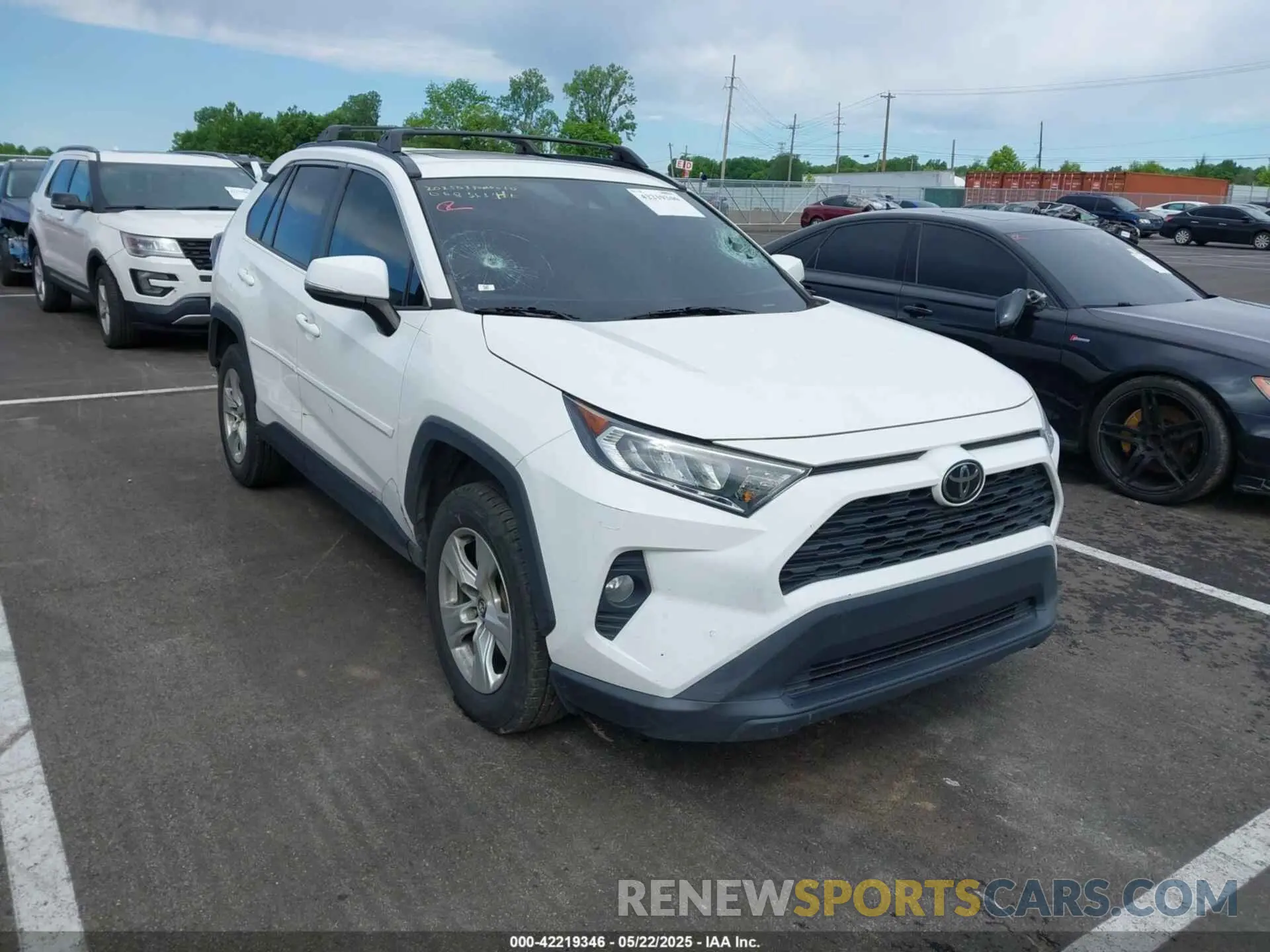 1 Photograph of a damaged car 2T3W1RFV2LW068363 TOYOTA RAV4 2020