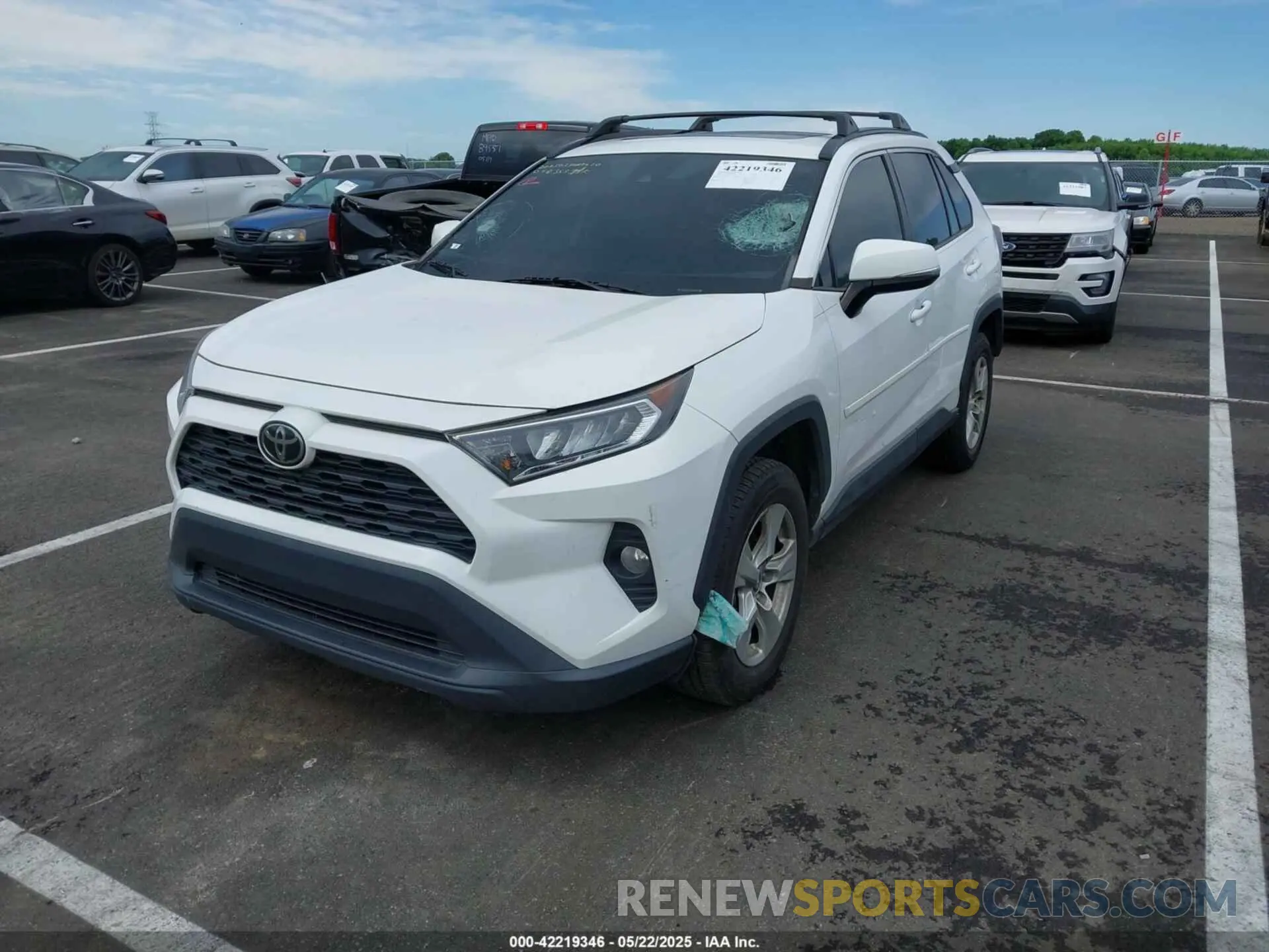 2 Photograph of a damaged car 2T3W1RFV2LW068363 TOYOTA RAV4 2020