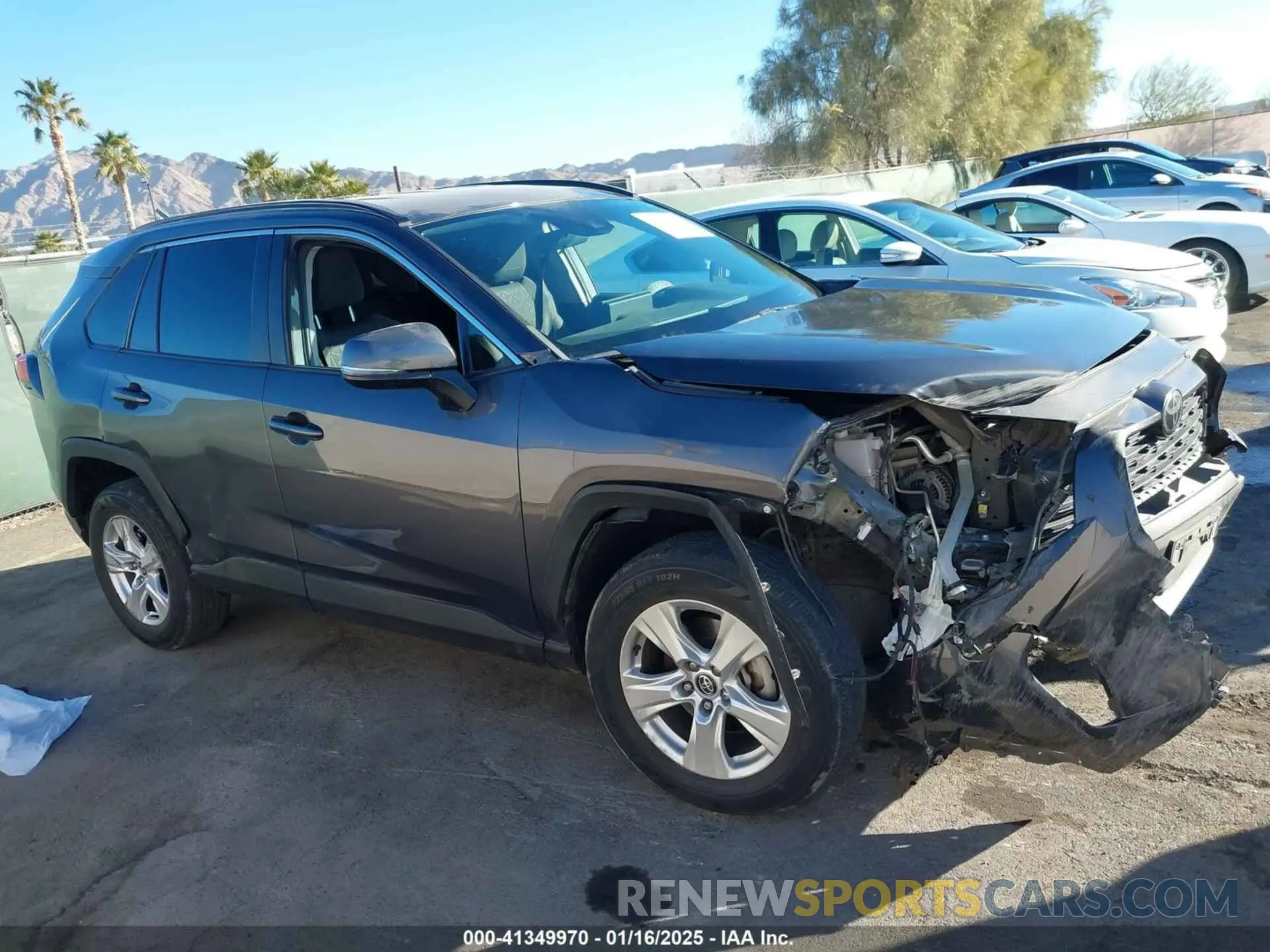 17 Photograph of a damaged car 2T3W1RFV2LW071618 TOYOTA RAV4 2020