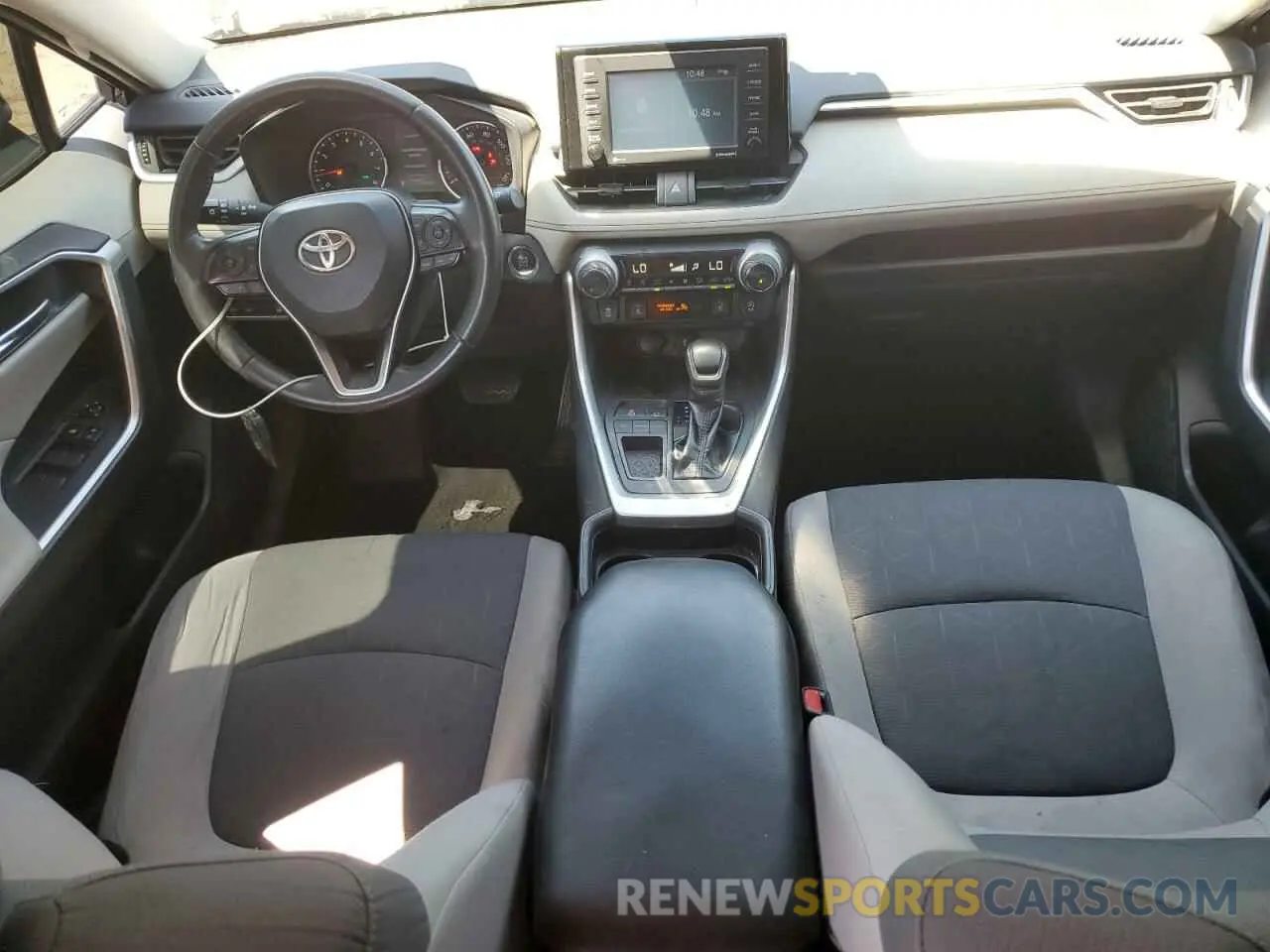 8 Photograph of a damaged car 2T3W1RFV2LW071747 TOYOTA RAV4 2020