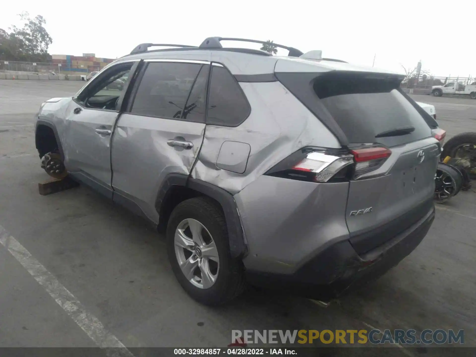 3 Photograph of a damaged car 2T3W1RFV2LW073580 TOYOTA RAV4 2020