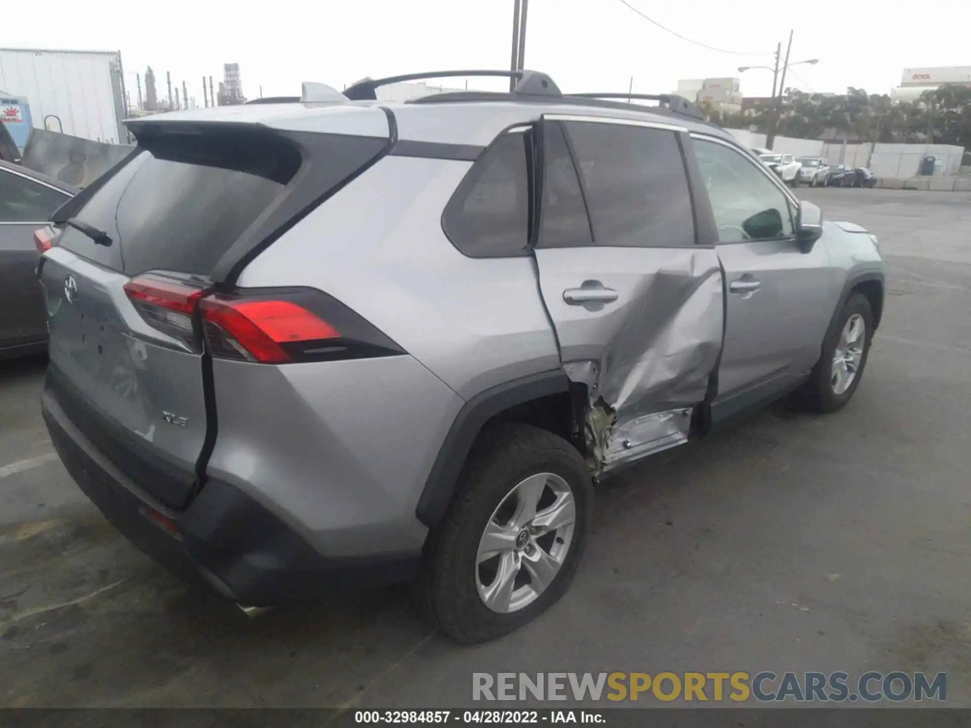 4 Photograph of a damaged car 2T3W1RFV2LW073580 TOYOTA RAV4 2020