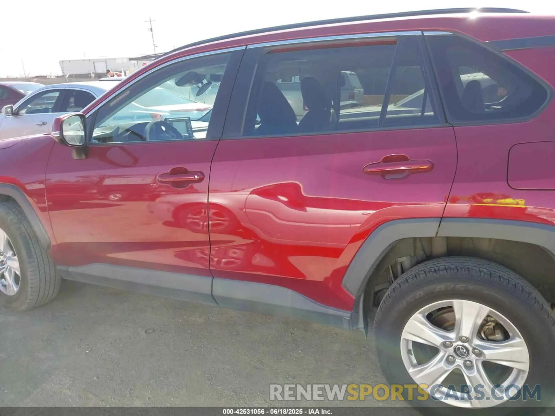 14 Photograph of a damaged car 2T3W1RFV2LW077919 TOYOTA RAV4 2020