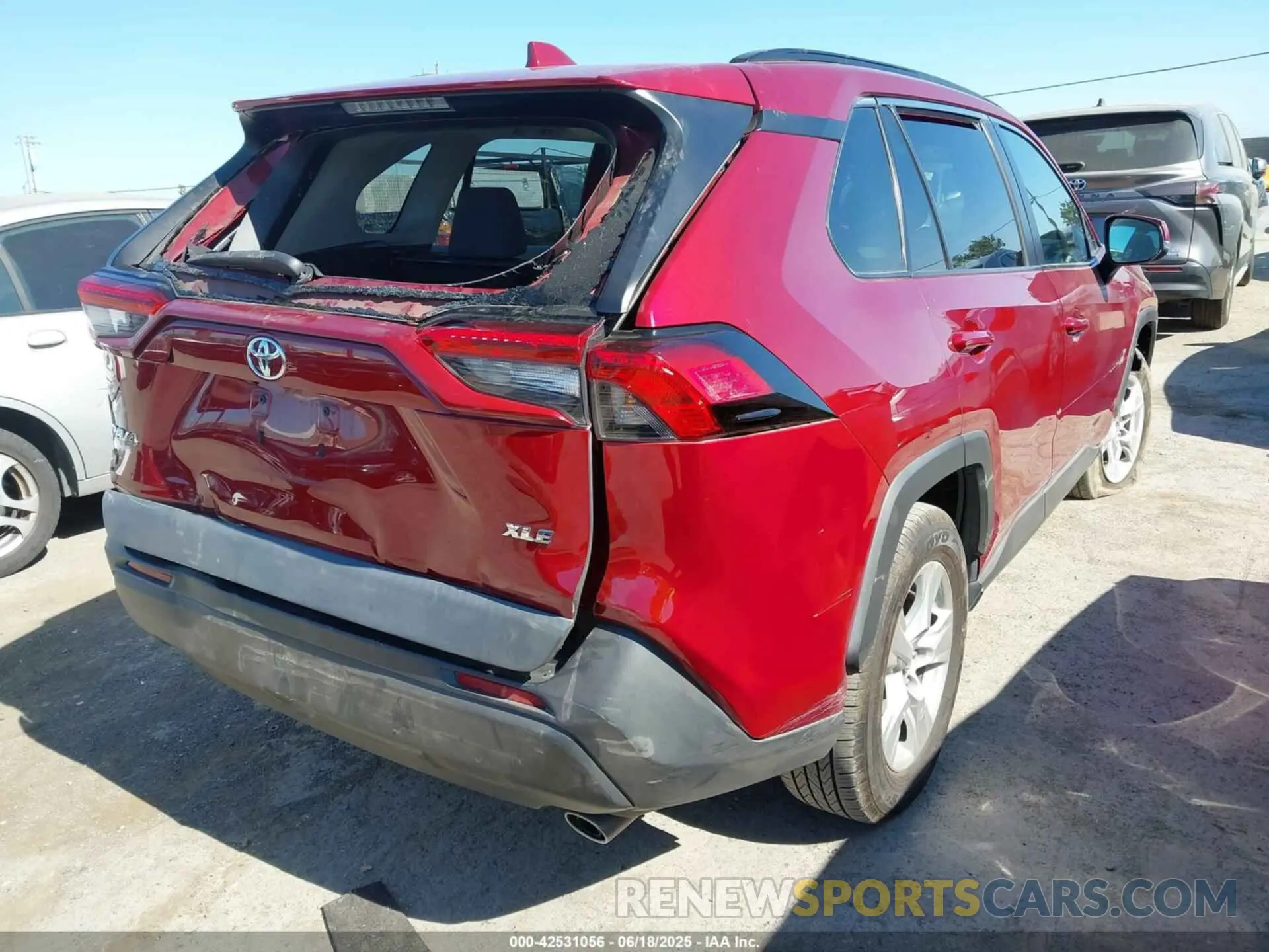 4 Photograph of a damaged car 2T3W1RFV2LW077919 TOYOTA RAV4 2020