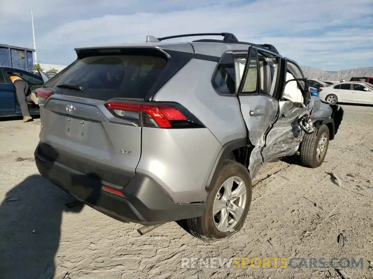 4 Photograph of a damaged car 2T3W1RFV2LW079038 TOYOTA RAV4 2020