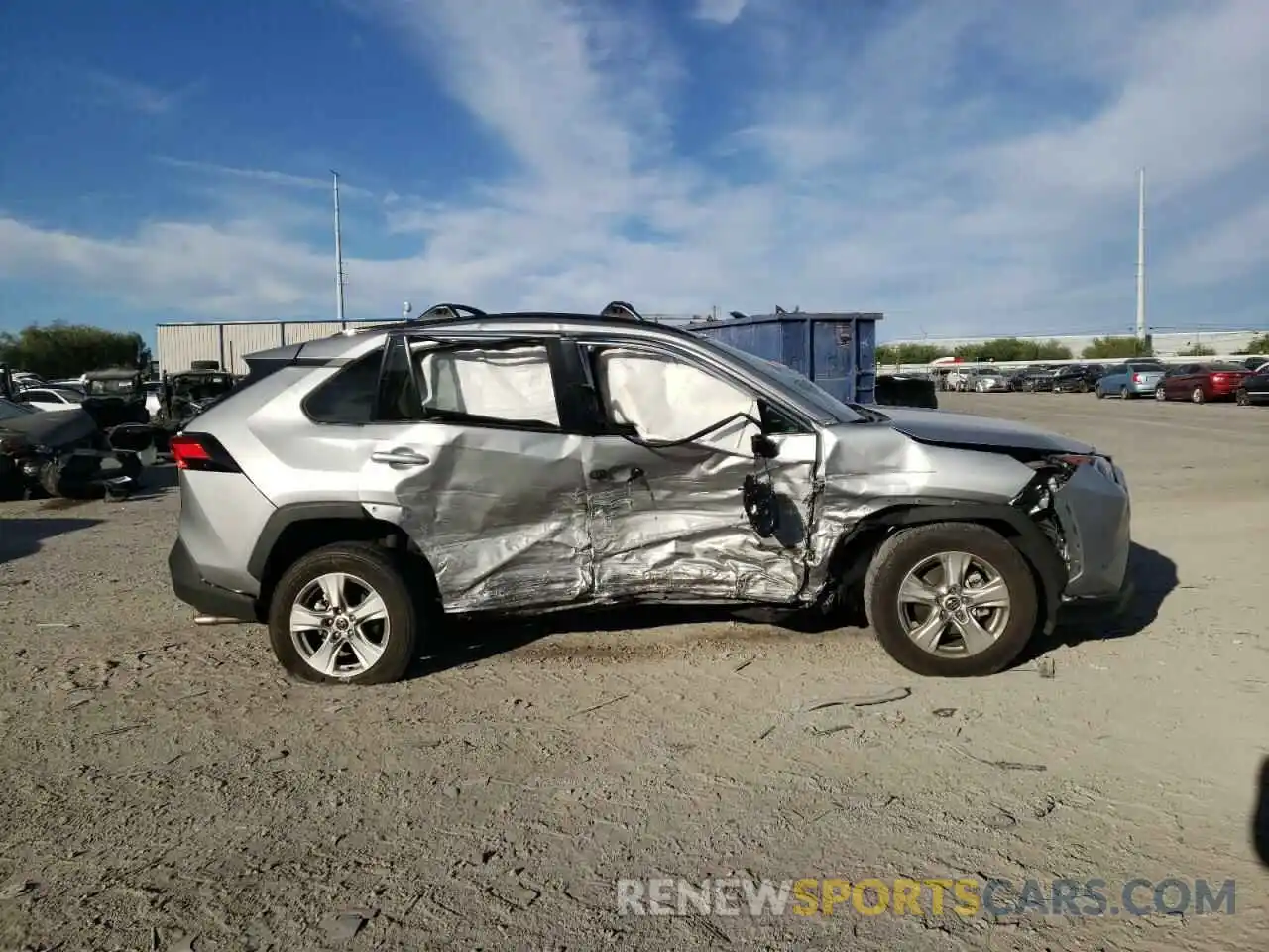 9 Photograph of a damaged car 2T3W1RFV2LW079038 TOYOTA RAV4 2020