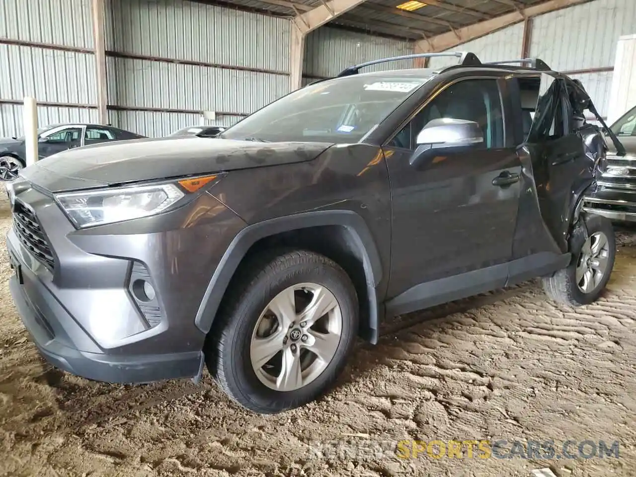 1 Photograph of a damaged car 2T3W1RFV2LW084935 TOYOTA RAV4 2020