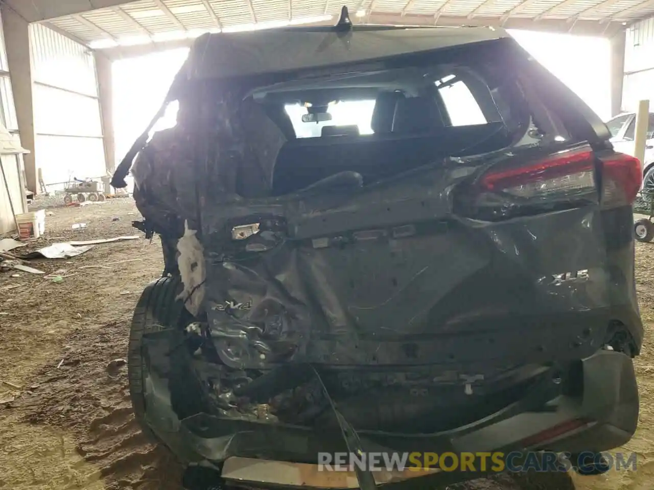 6 Photograph of a damaged car 2T3W1RFV2LW084935 TOYOTA RAV4 2020