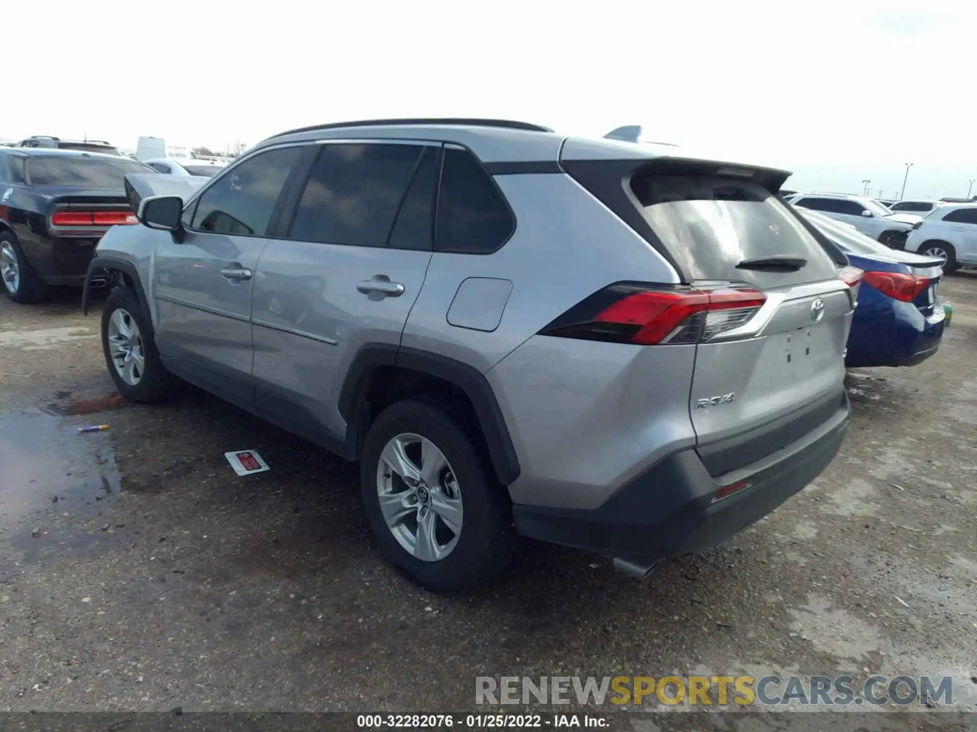 3 Photograph of a damaged car 2T3W1RFV2LW090315 TOYOTA RAV4 2020