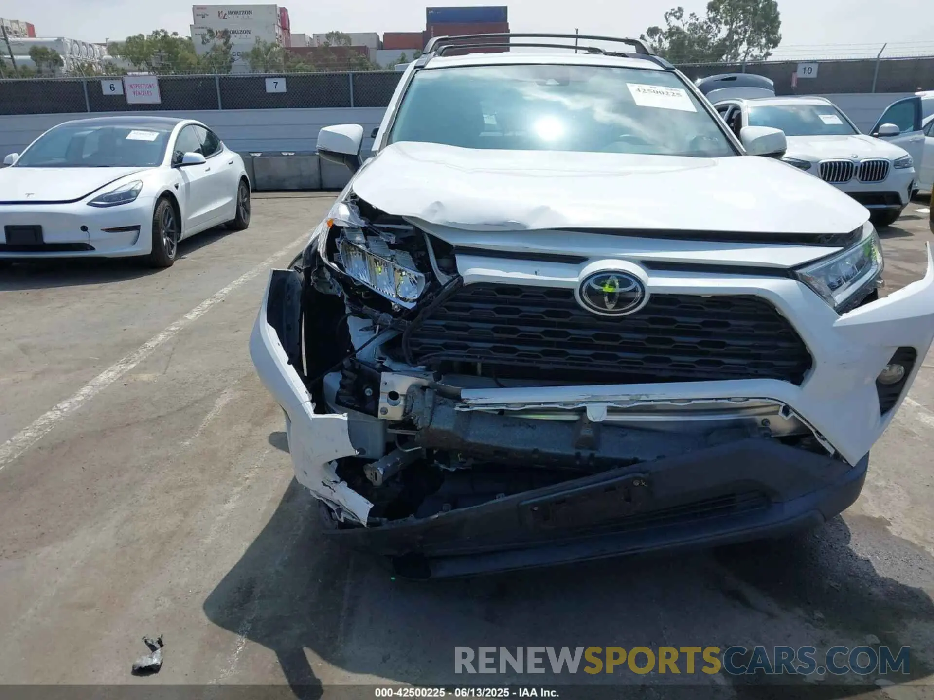6 Photograph of a damaged car 2T3W1RFV2LW097703 TOYOTA RAV4 2020