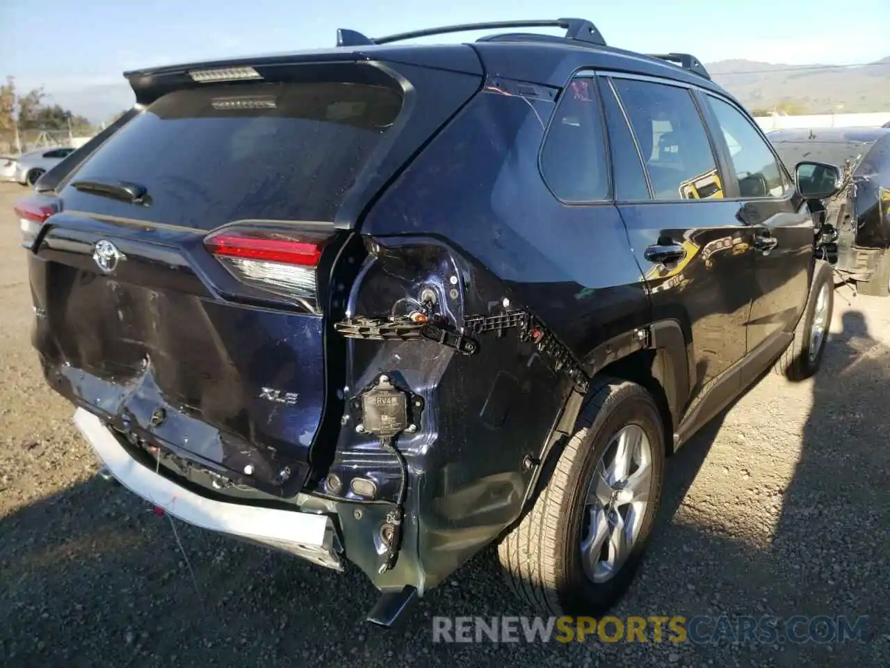 4 Photograph of a damaged car 2T3W1RFV2LW103354 TOYOTA RAV4 2020