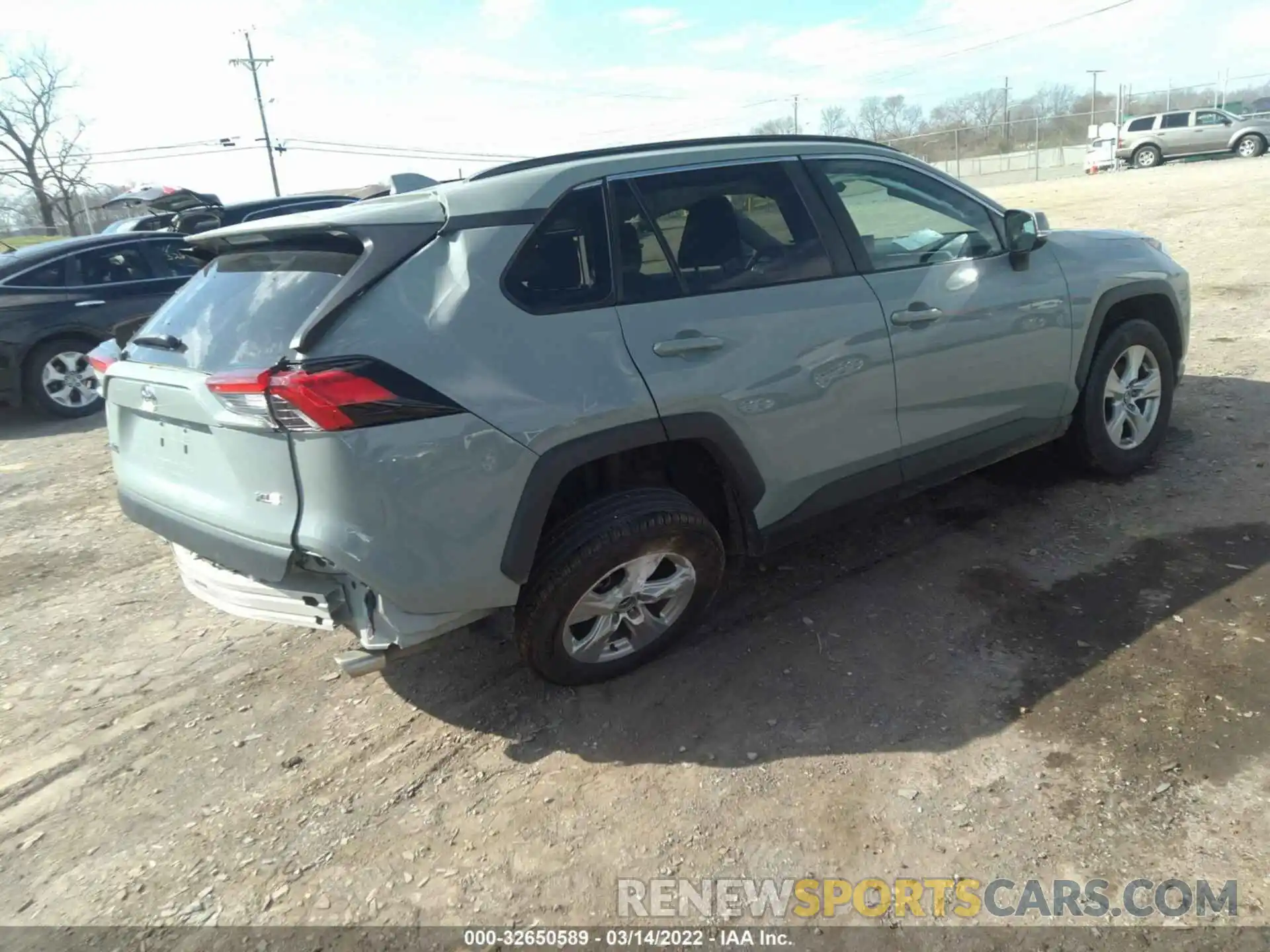 4 Photograph of a damaged car 2T3W1RFV3LC036152 TOYOTA RAV4 2020