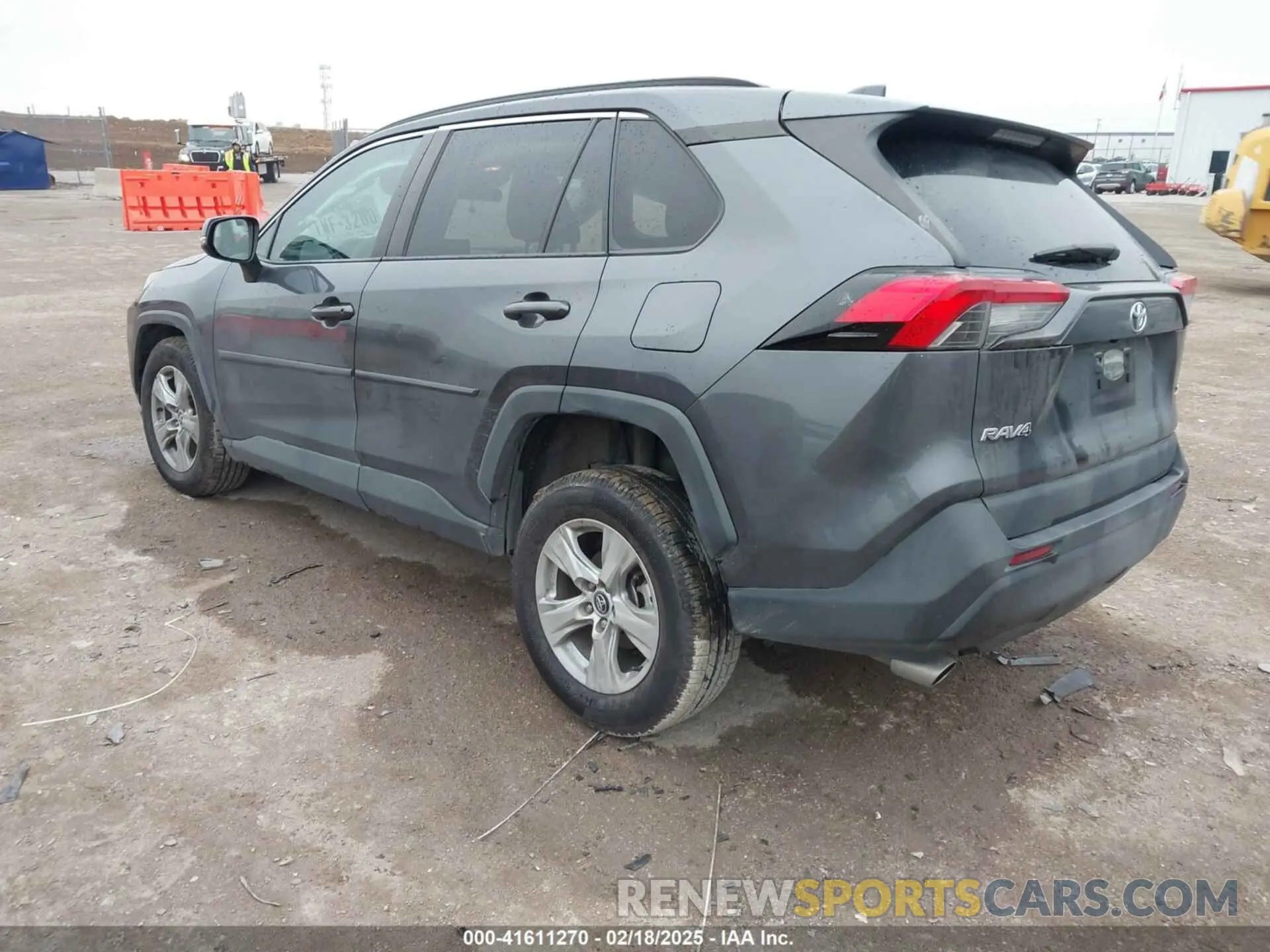 3 Photograph of a damaged car 2T3W1RFV3LC040119 TOYOTA RAV4 2020