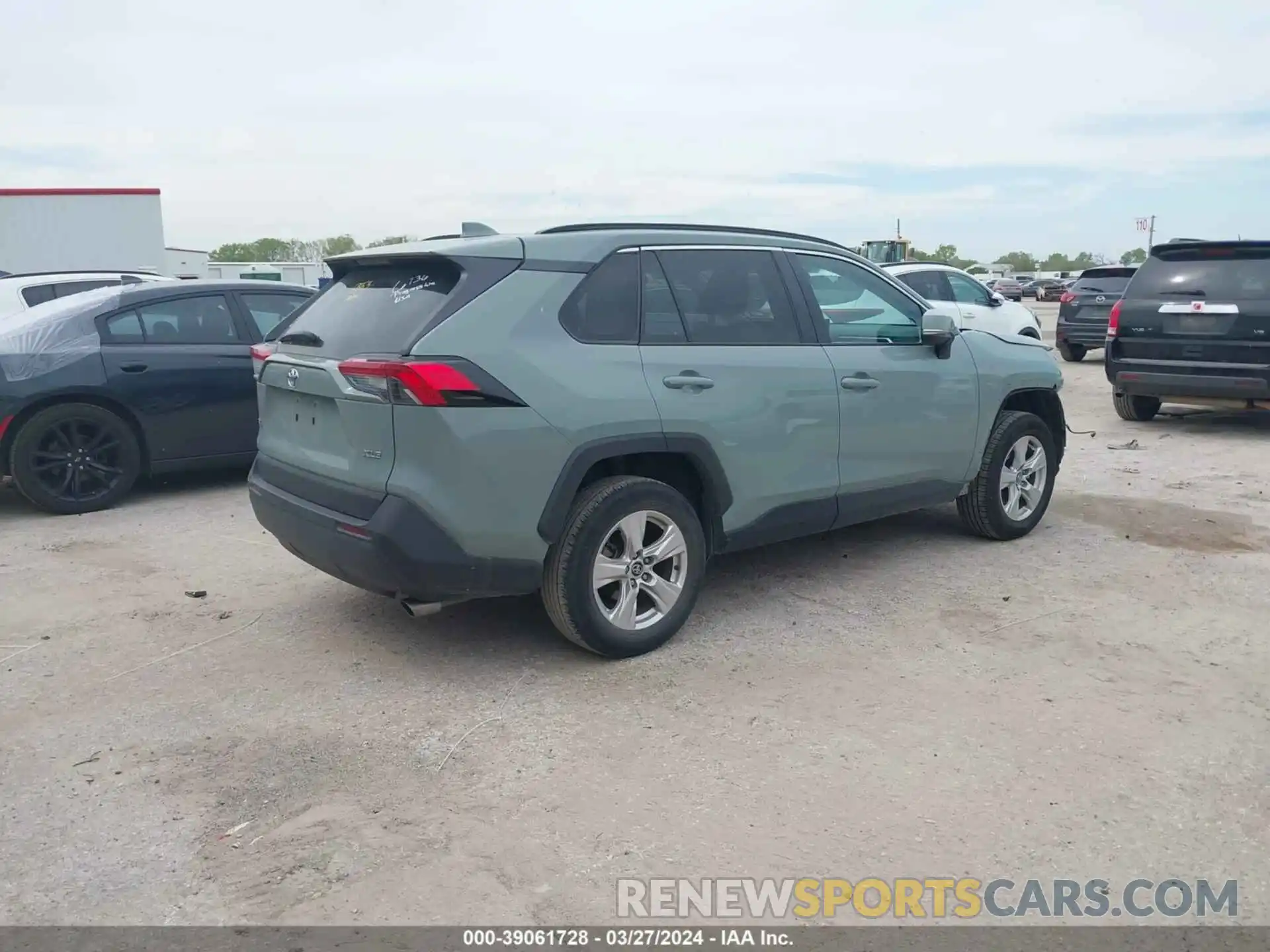 4 Photograph of a damaged car 2T3W1RFV3LC046034 TOYOTA RAV4 2020