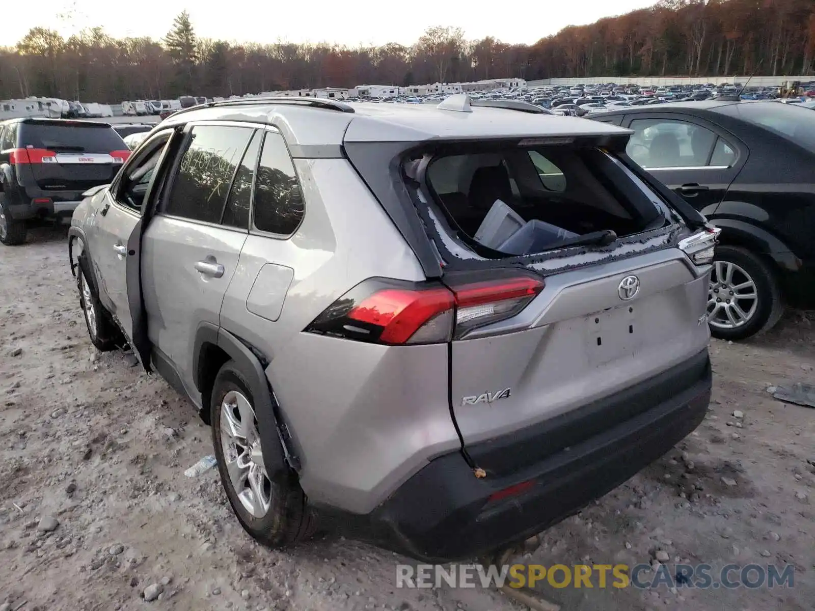 3 Photograph of a damaged car 2T3W1RFV3LC047068 TOYOTA RAV4 2020