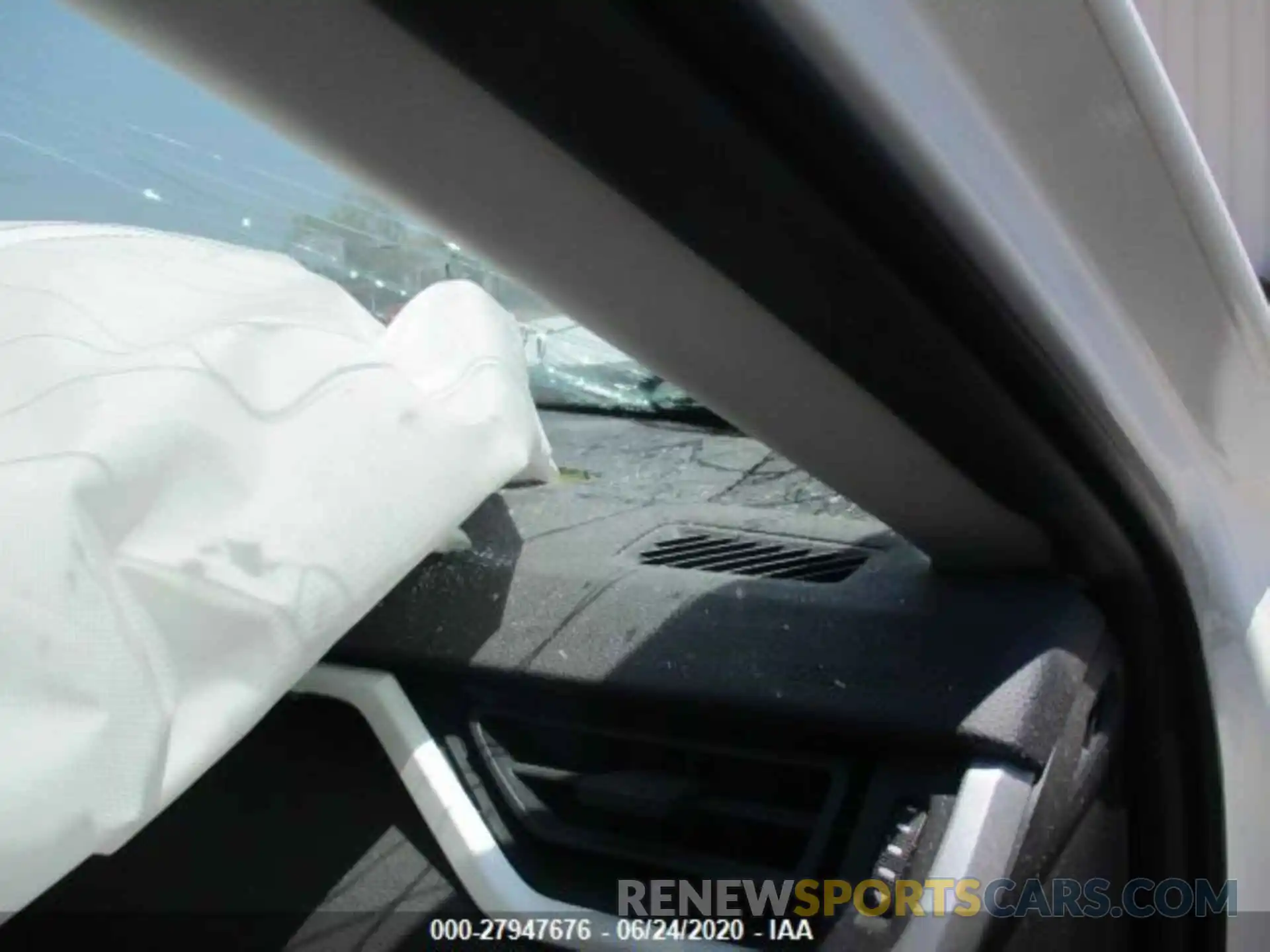 9 Photograph of a damaged car 2T3W1RFV3LC047264 TOYOTA RAV4 2020