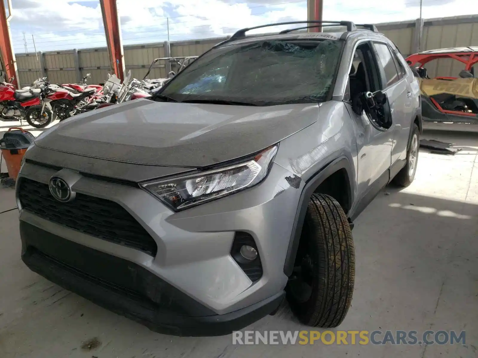 2 Photograph of a damaged car 2T3W1RFV3LC081303 TOYOTA RAV4 2020