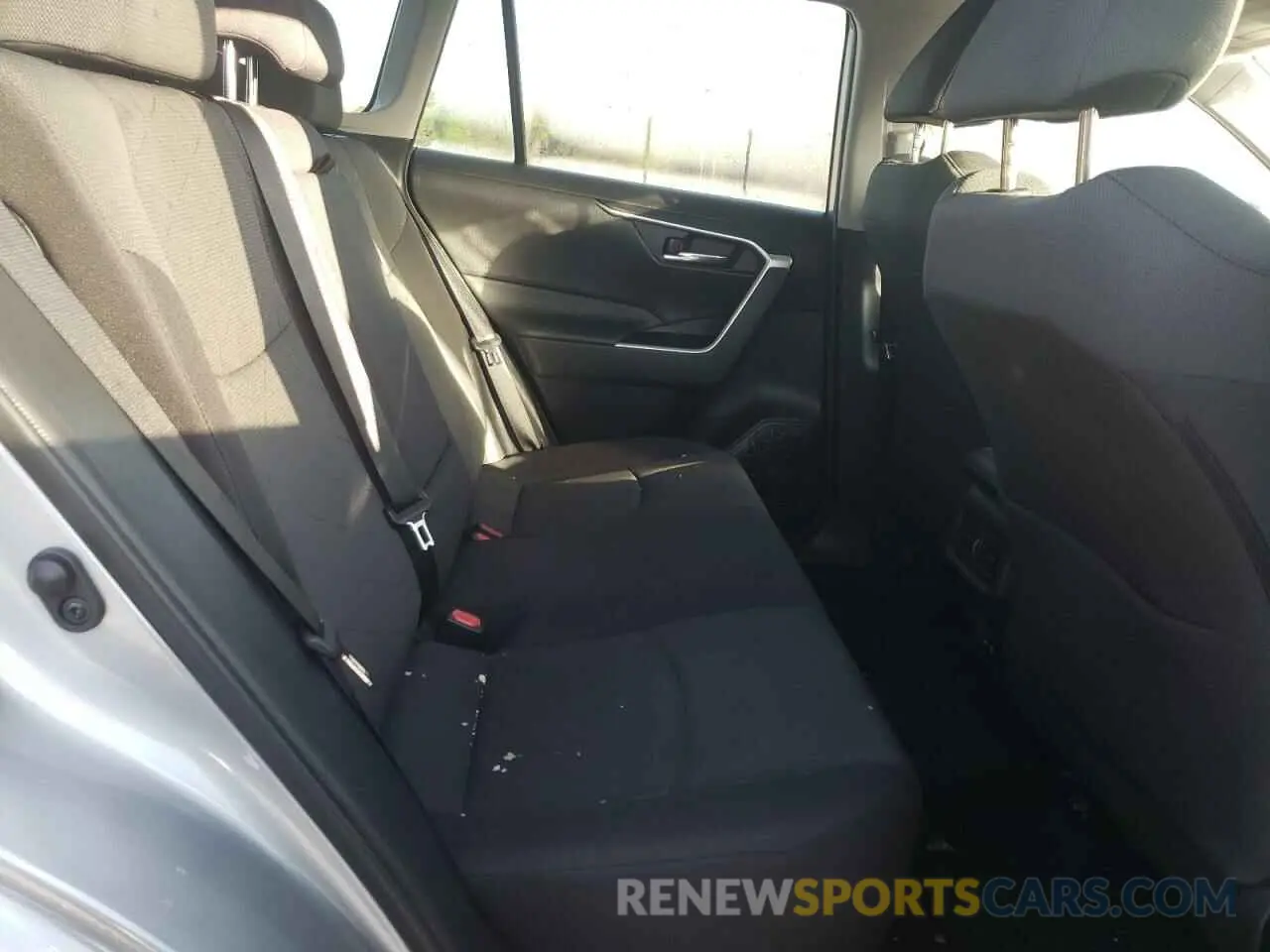 11 Photograph of a damaged car 2T3W1RFV3LC081463 TOYOTA RAV4 2020