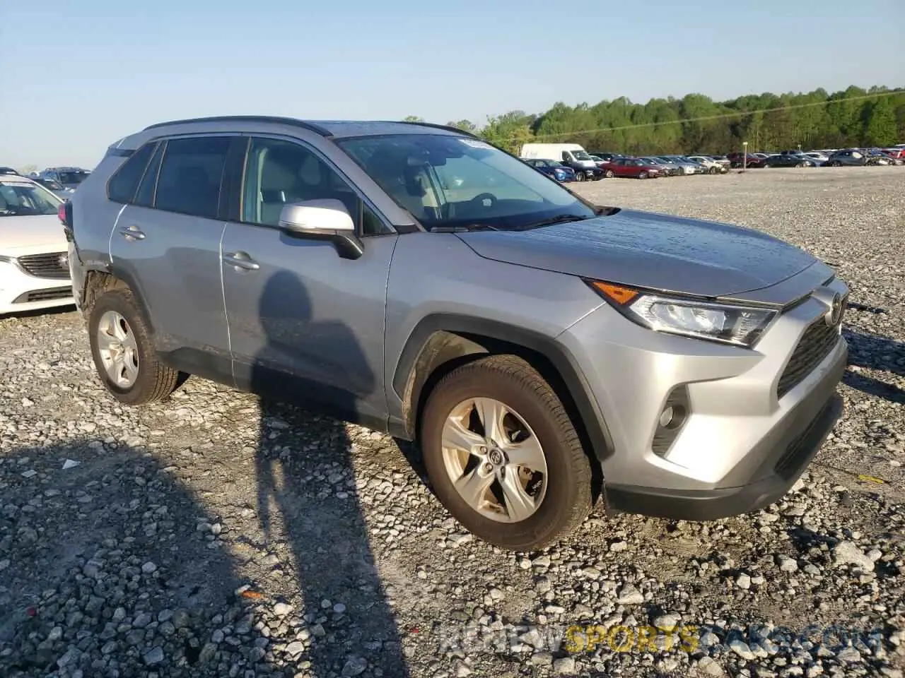 4 Photograph of a damaged car 2T3W1RFV3LC081463 TOYOTA RAV4 2020