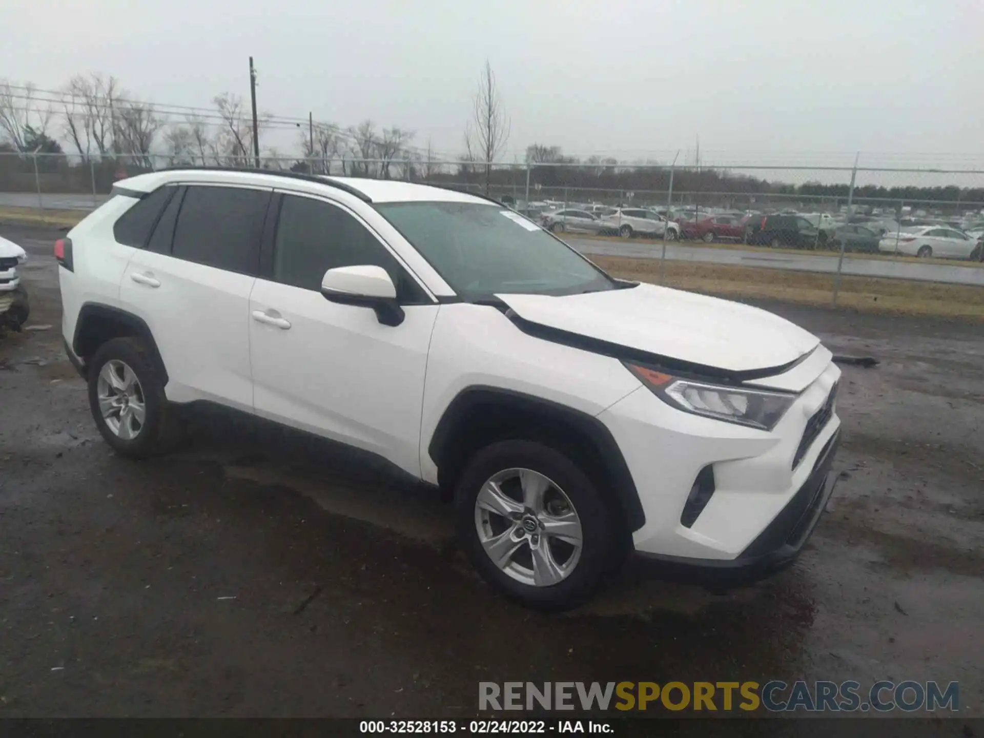 1 Photograph of a damaged car 2T3W1RFV3LW062250 TOYOTA RAV4 2020