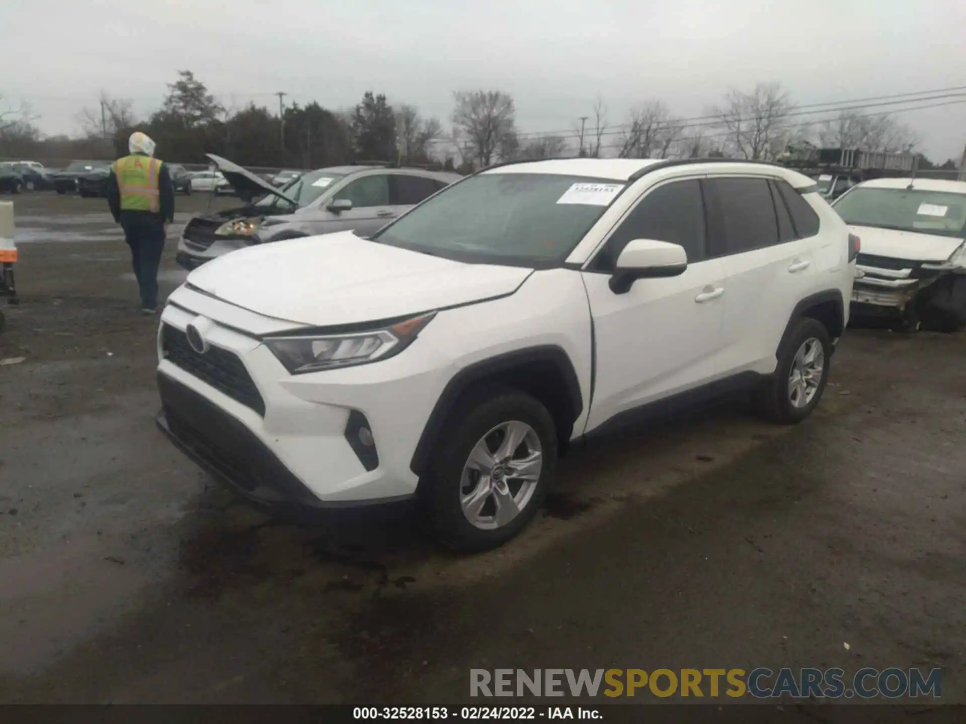 2 Photograph of a damaged car 2T3W1RFV3LW062250 TOYOTA RAV4 2020